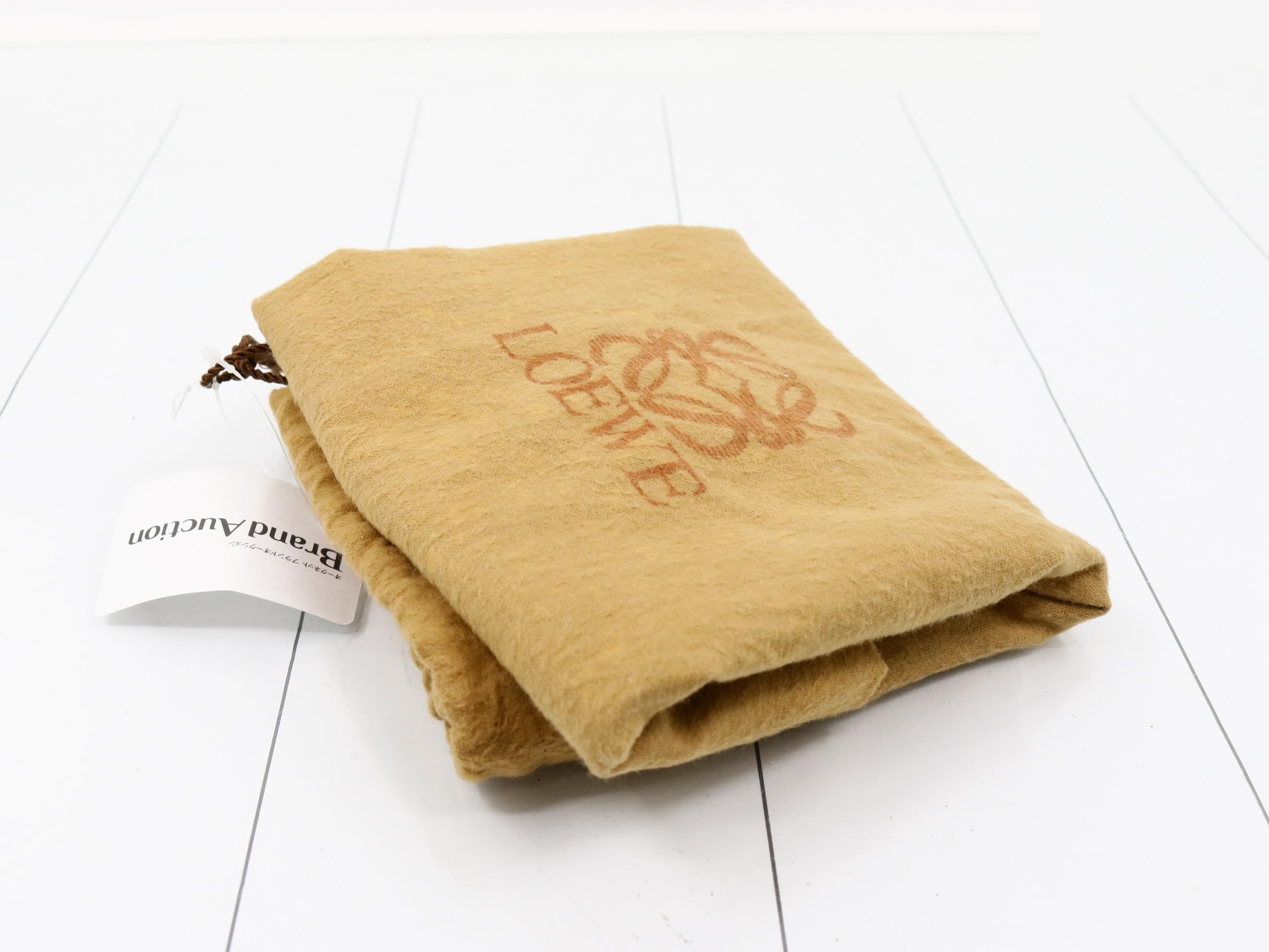 pouch — view 7