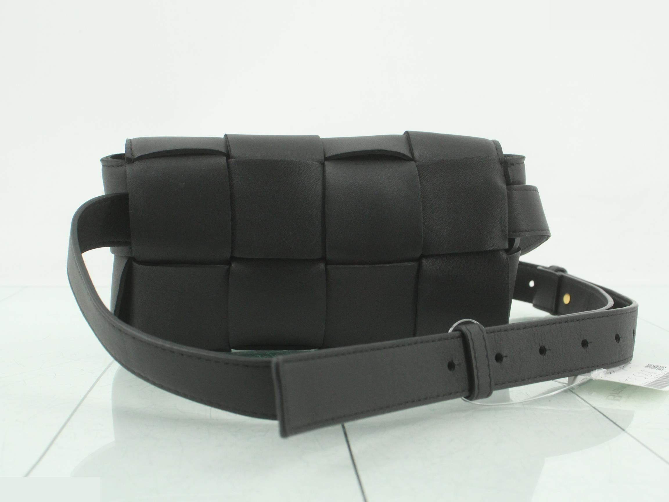 Maxi Intrecciato Cassette Belt Bag RFID — view 2