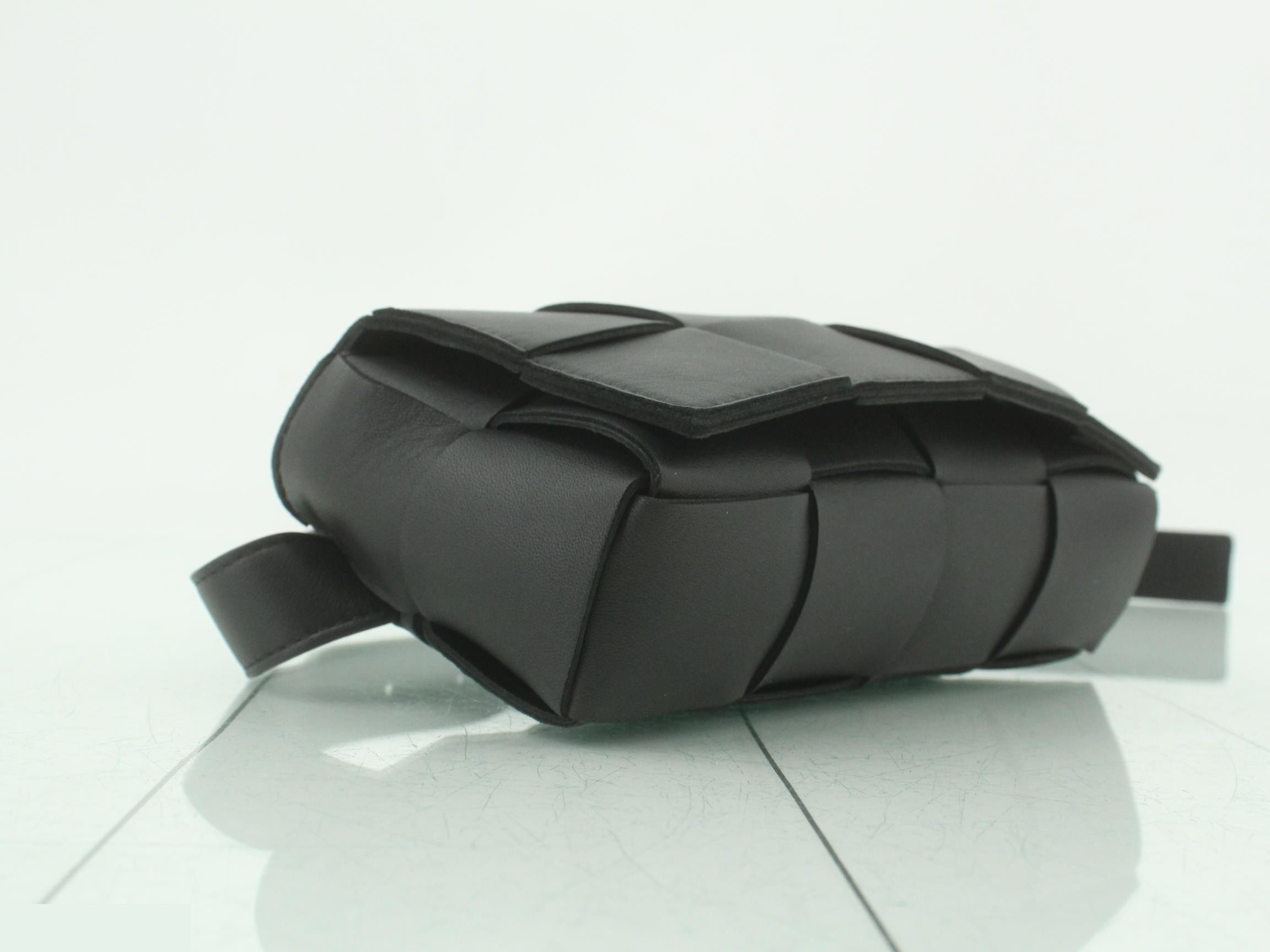 Maxi Intrecciato Cassette Belt Bag RFID — view 5