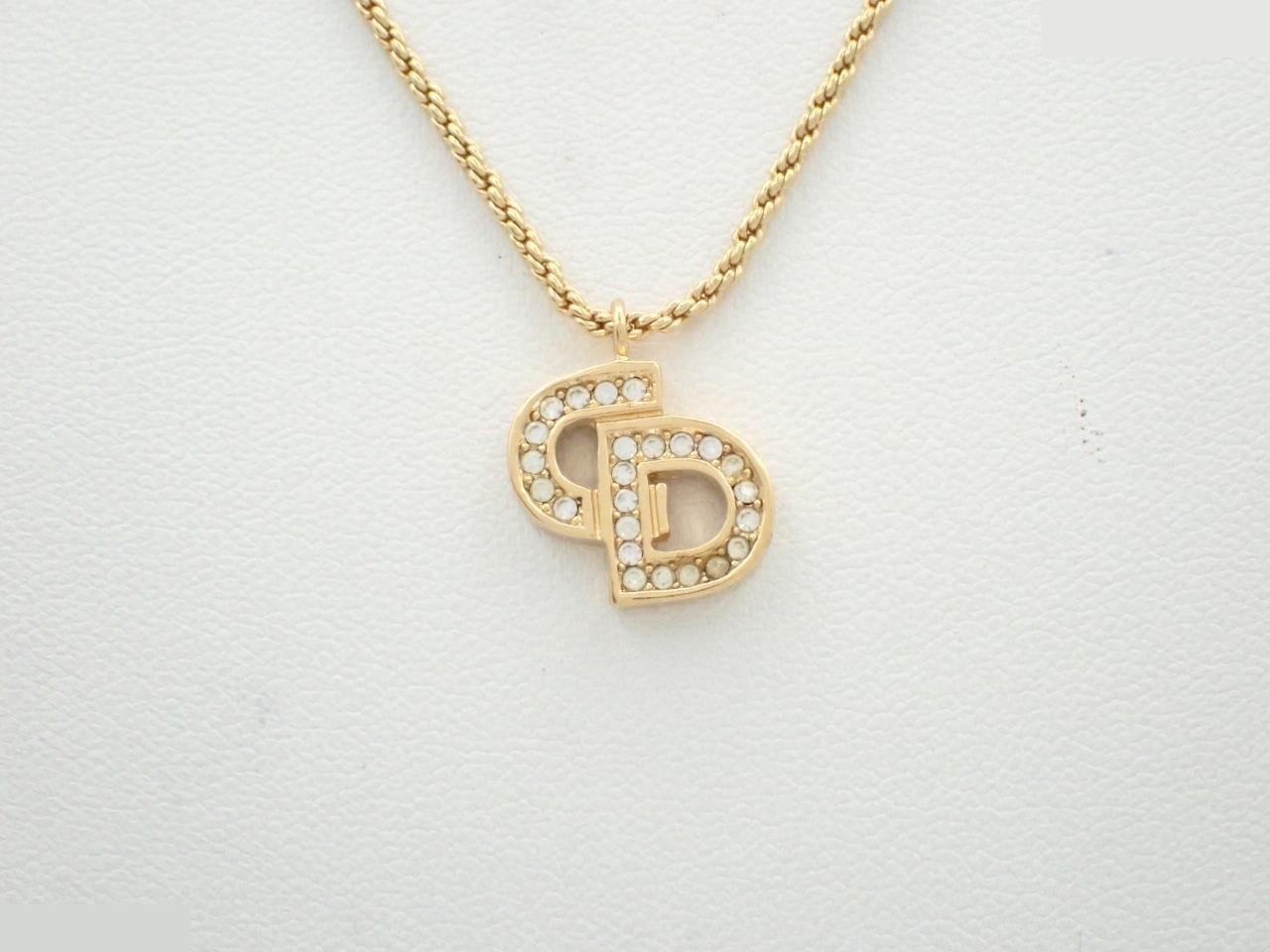 Other lines: Precious metals, necklaces, pendants, chain approximately 43cm