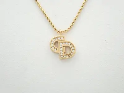 Other lines: Precious metals, necklaces, pendants, chain approximately 43cm