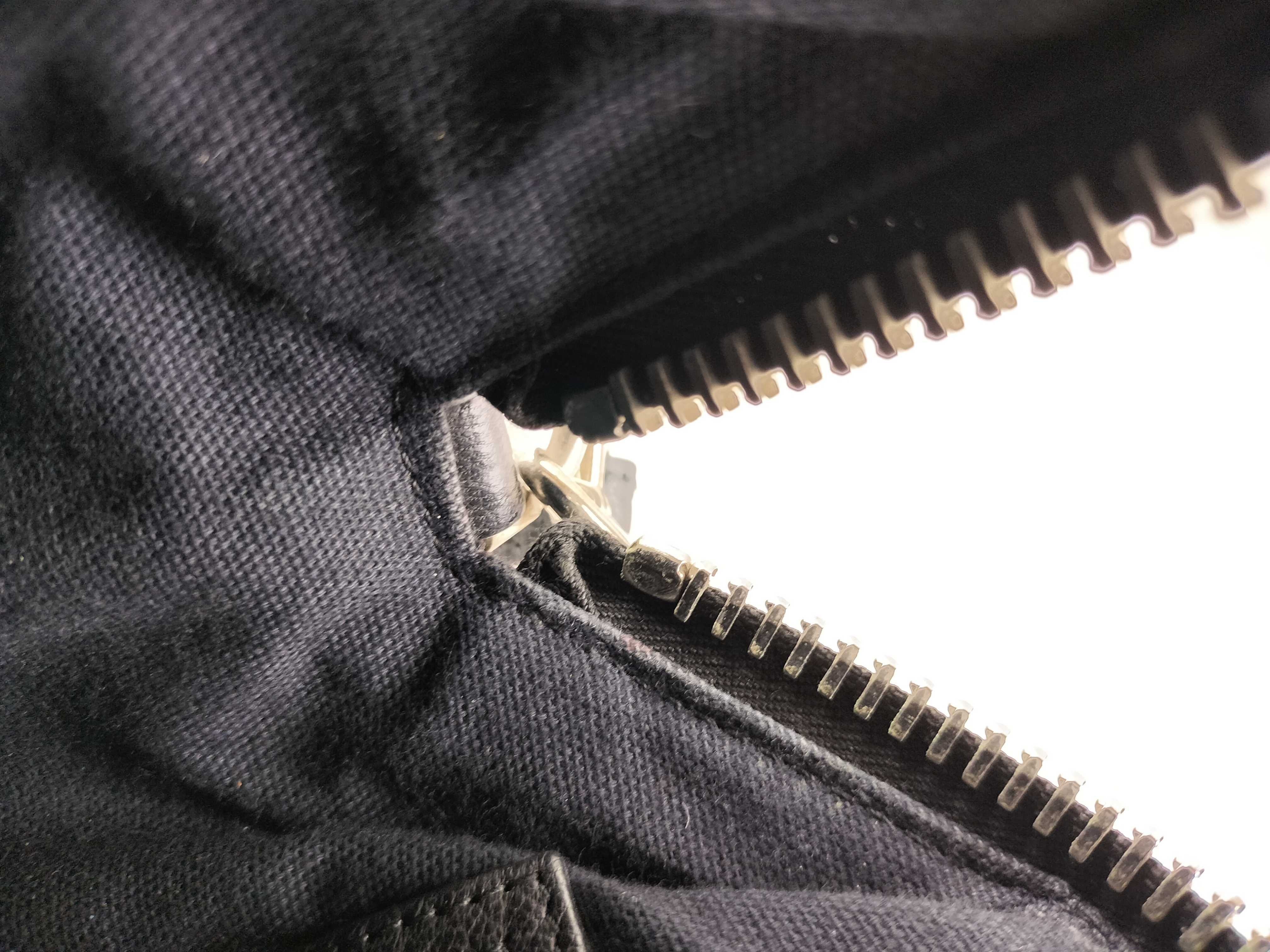 ID- Antigona Cowskin 2-Way Handbag Black #3CC1106 Handbag — view 10