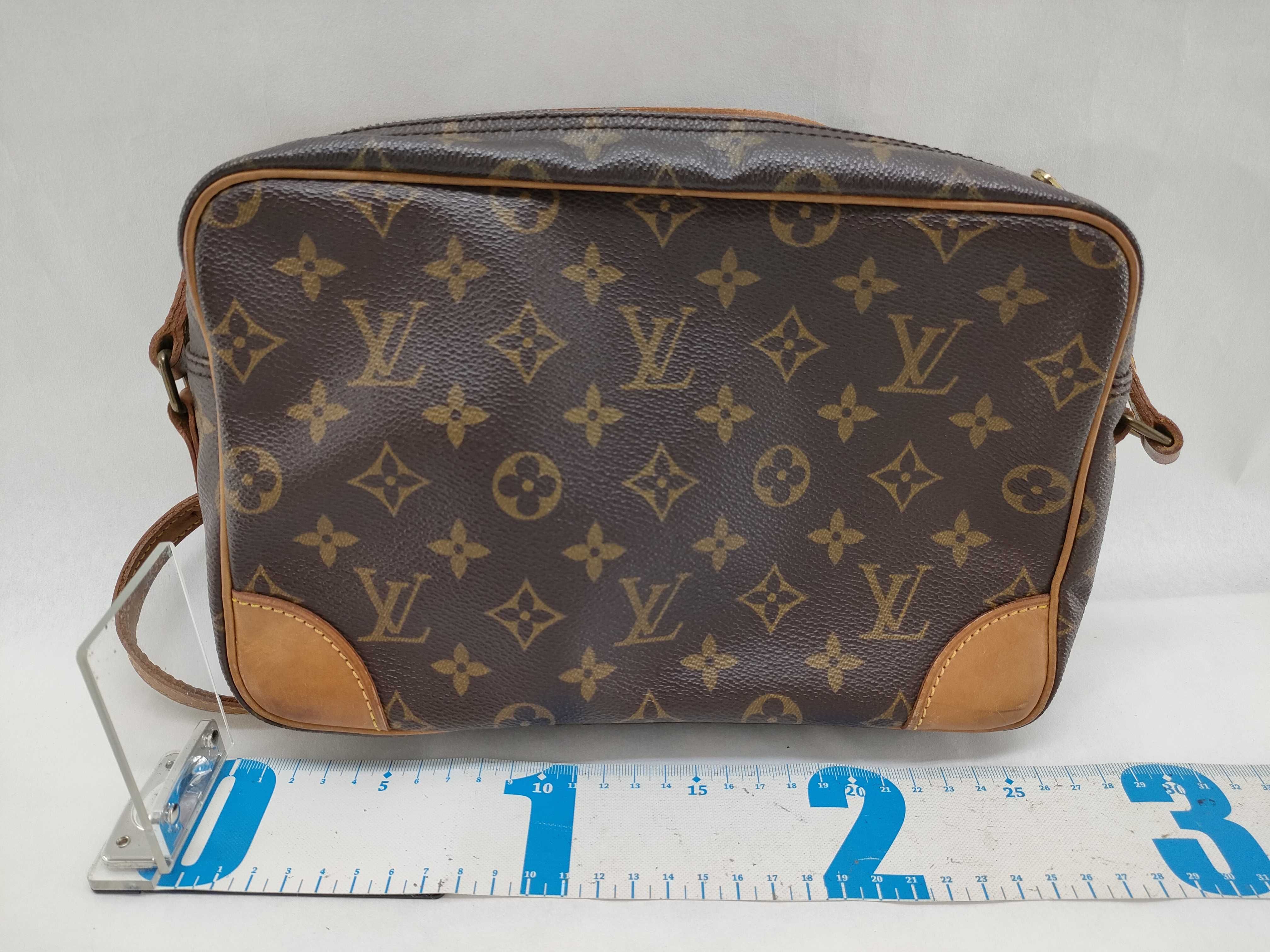 Monogram Louis Vuitton M51274 Trocadero 27 Shoulder Bag Monogram Shoulder Bag — view 2