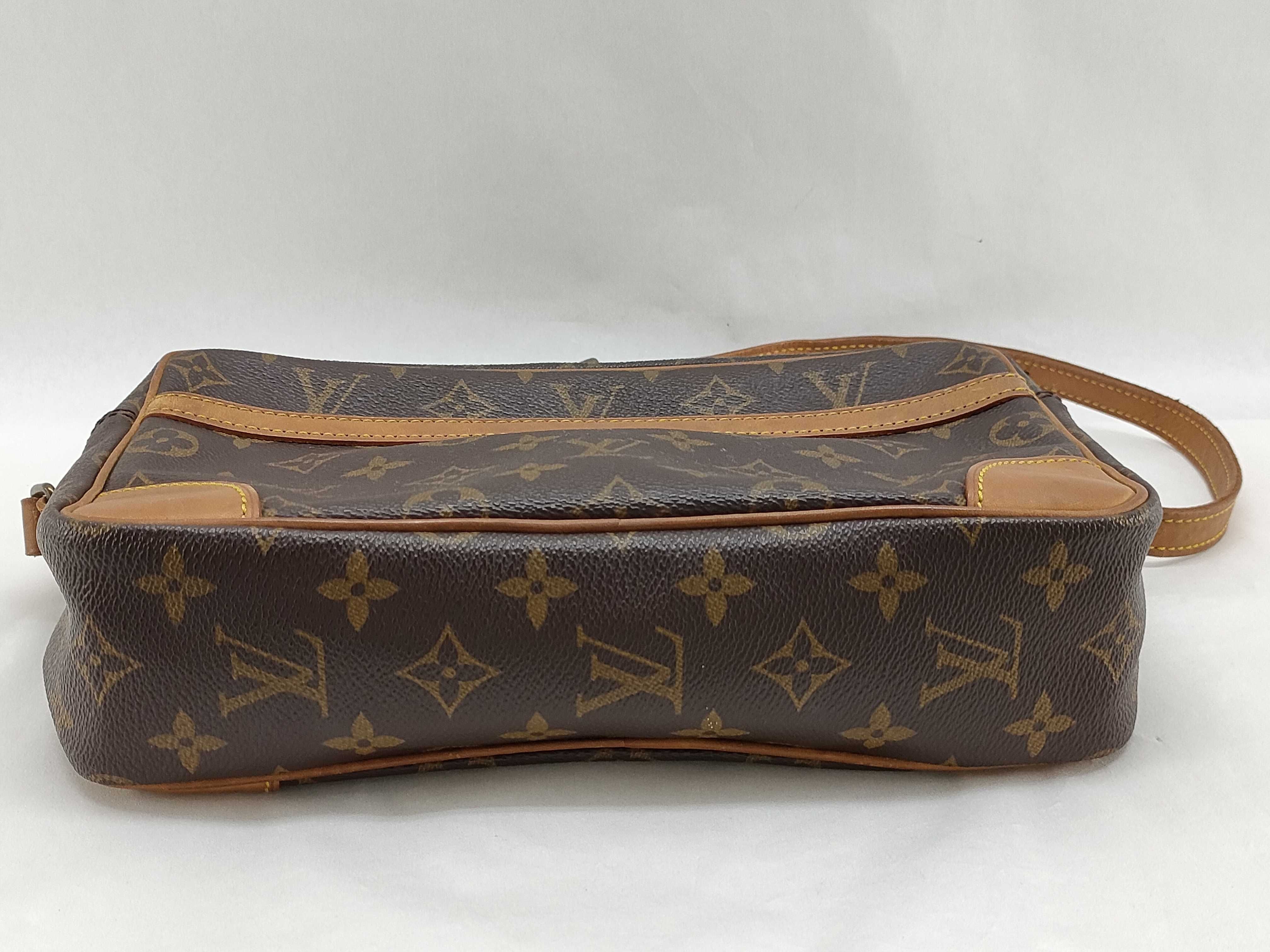 Monogram Louis Vuitton M51274 Trocadero 27 Shoulder Bag Monogram Shoulder Bag — view 8