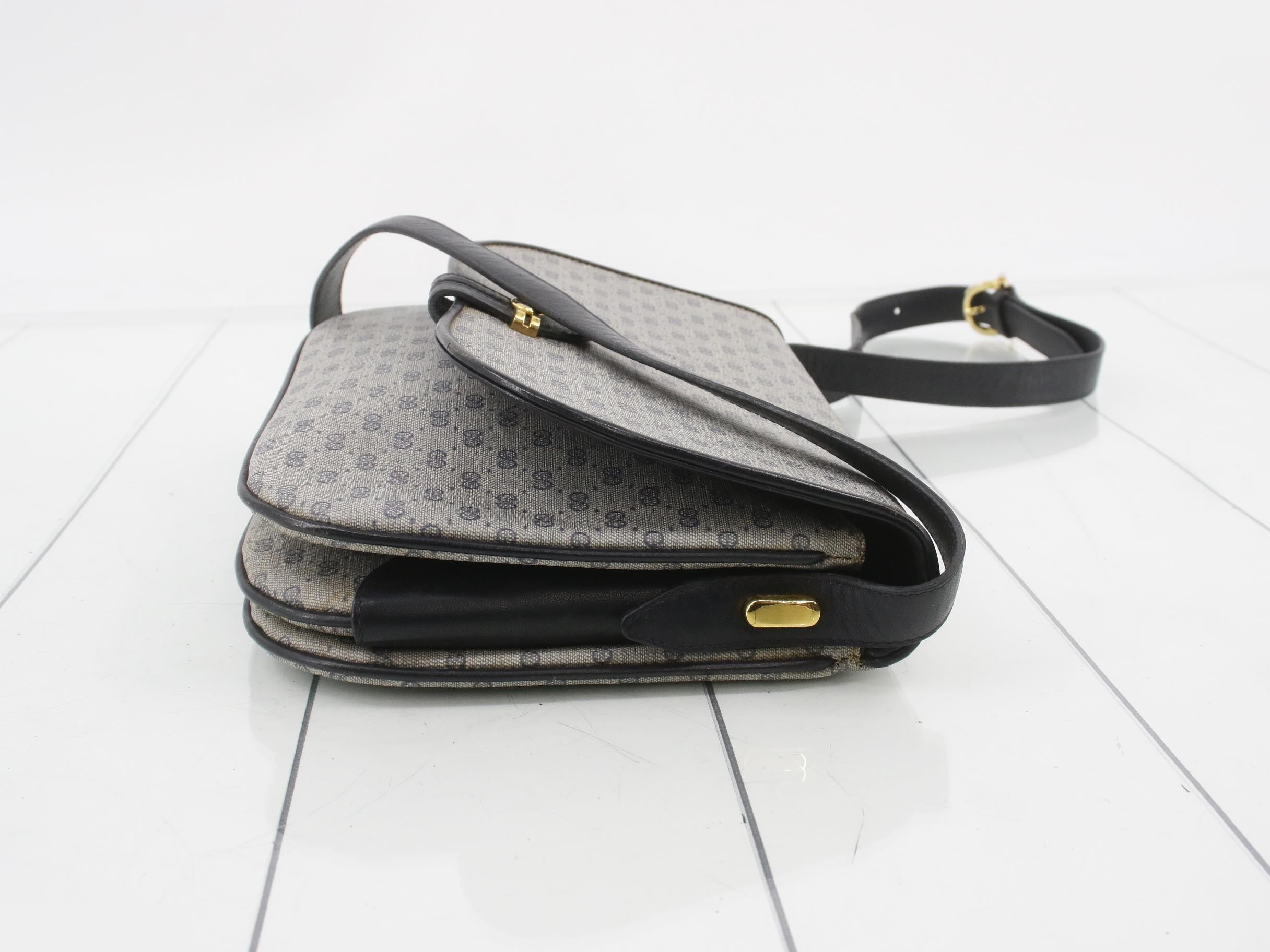GG Supreme Shoulder Bag — view 3
