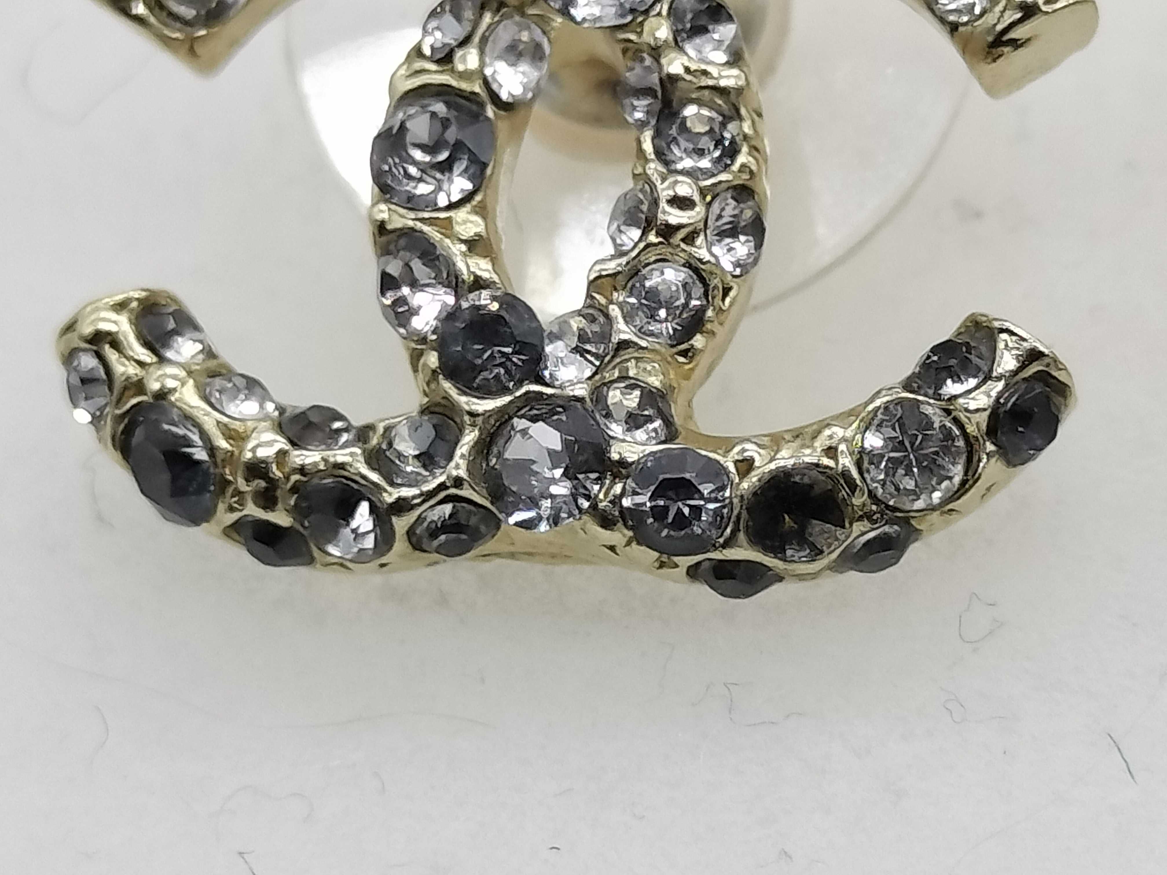 P20 Earrings — view 2