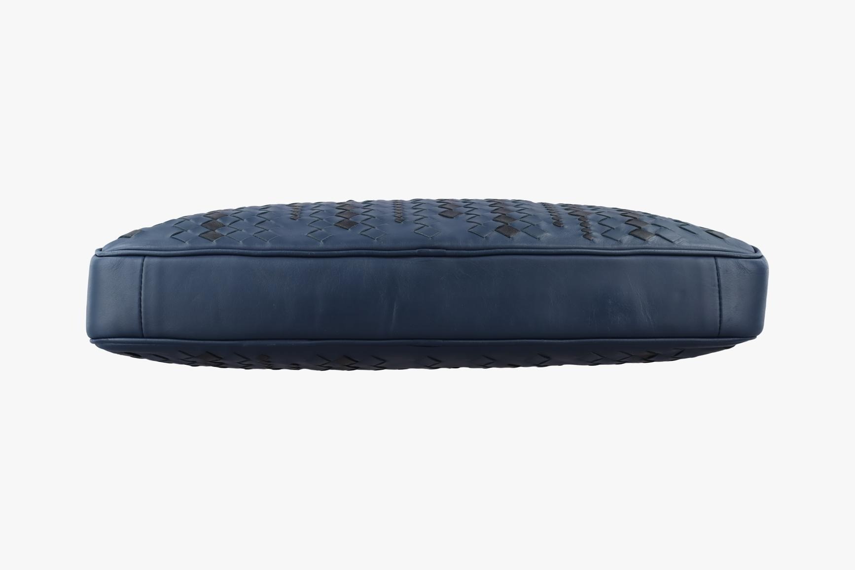 Intrecciato lambskin, blue x black — view 3