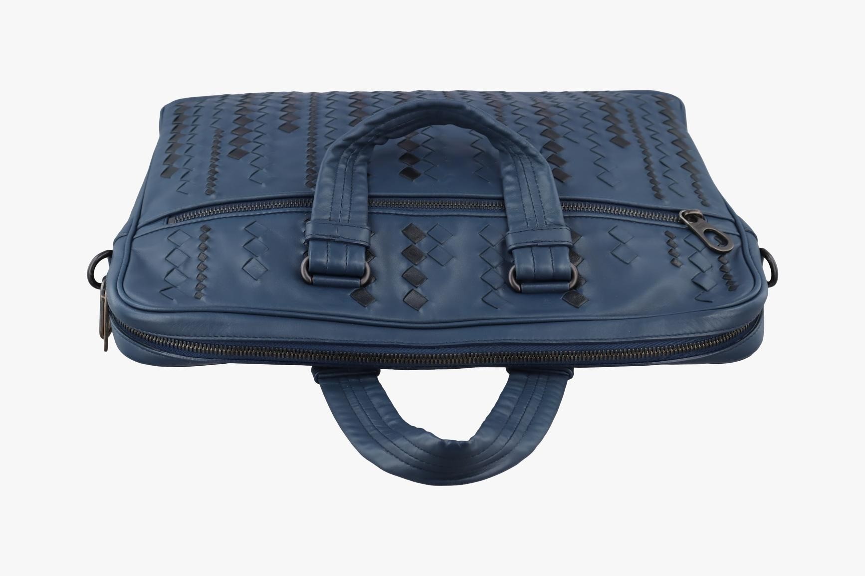 Intrecciato lambskin, blue x black — view 5