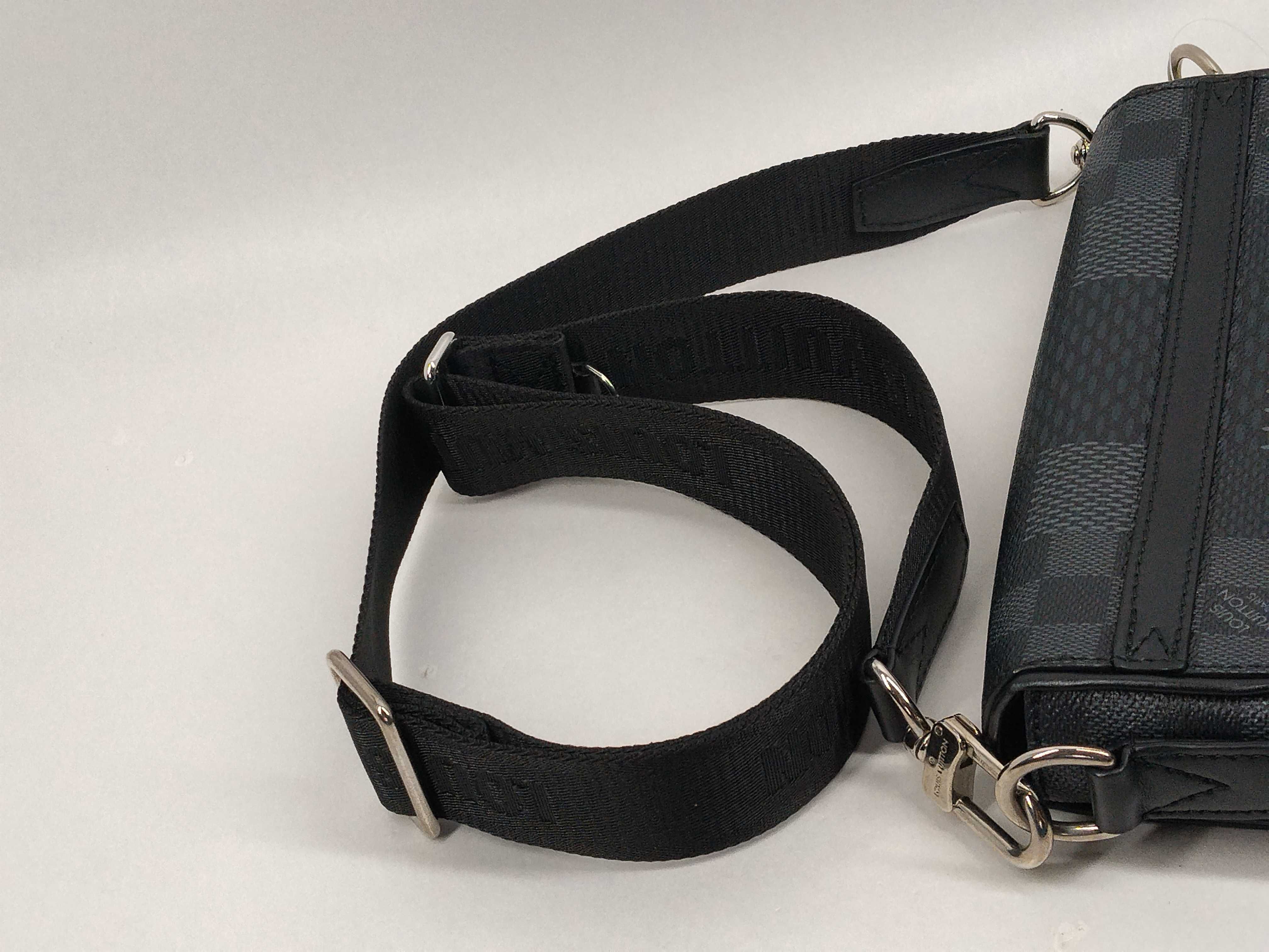 Damier Graphite Studio Messenger Shoulder Bag N50013 IC Chip Shoulder Bag — view 6