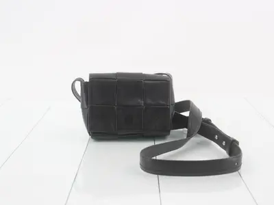 Intrecciato (bag) - Shoulder bag - Cassette - Black