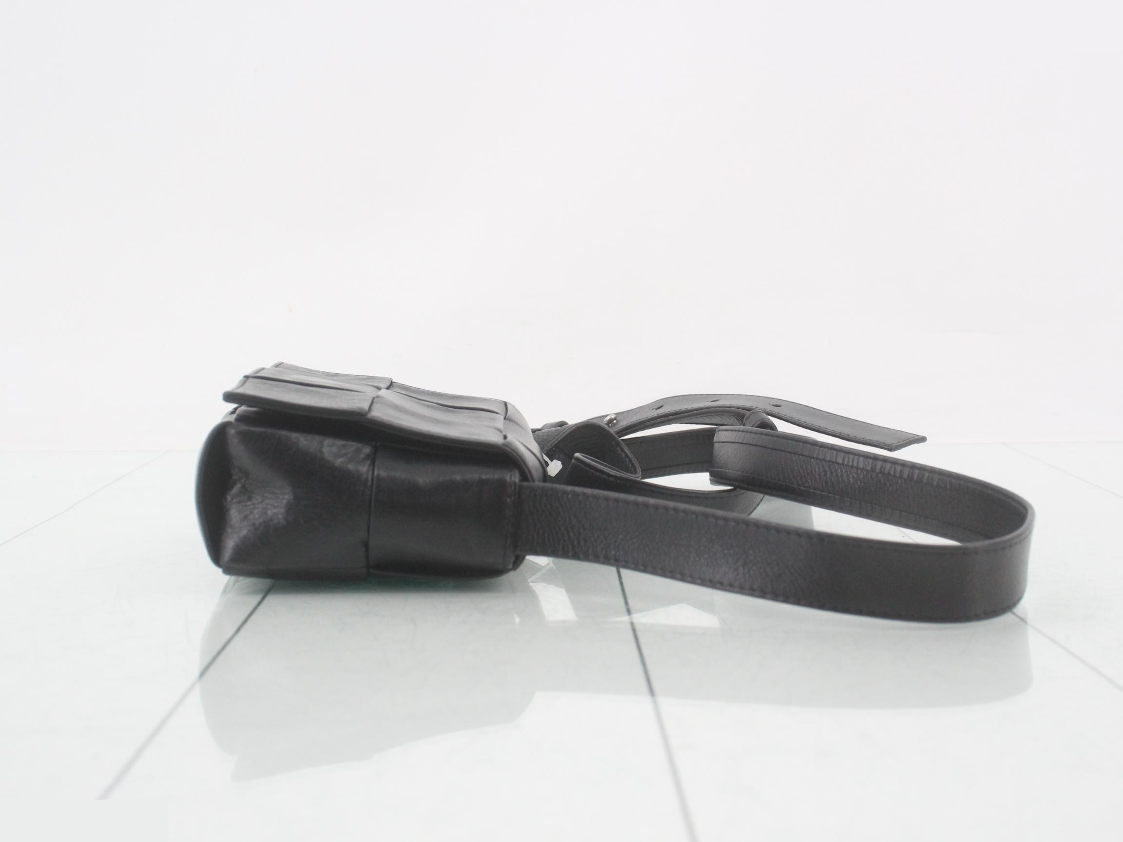 Intrecciato (bag) - Shoulder bag - Cassette - Black — view 3