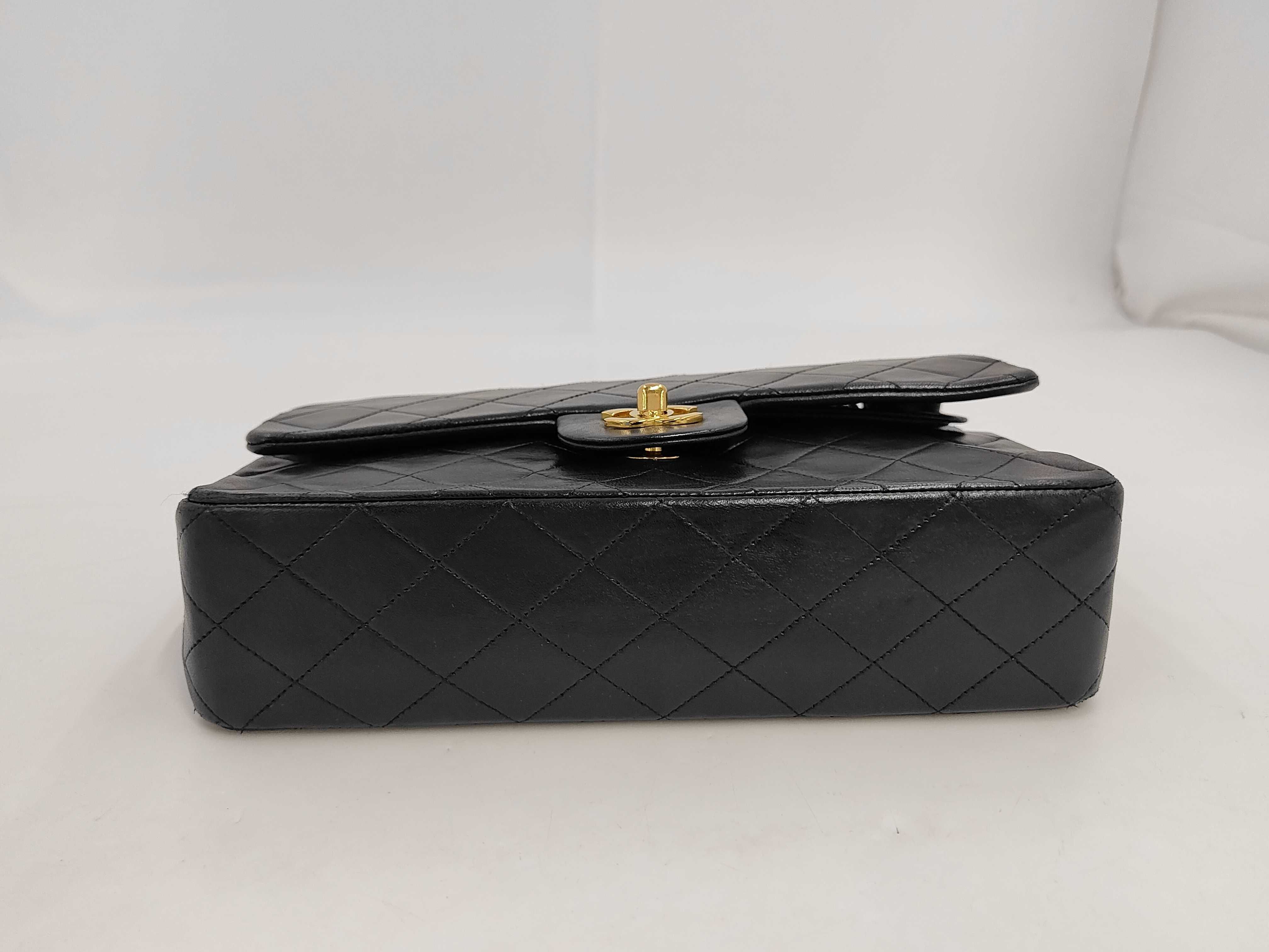 Matelassé 25 Lambskin Double Flap Double Chain Shoulder Bag — view 4