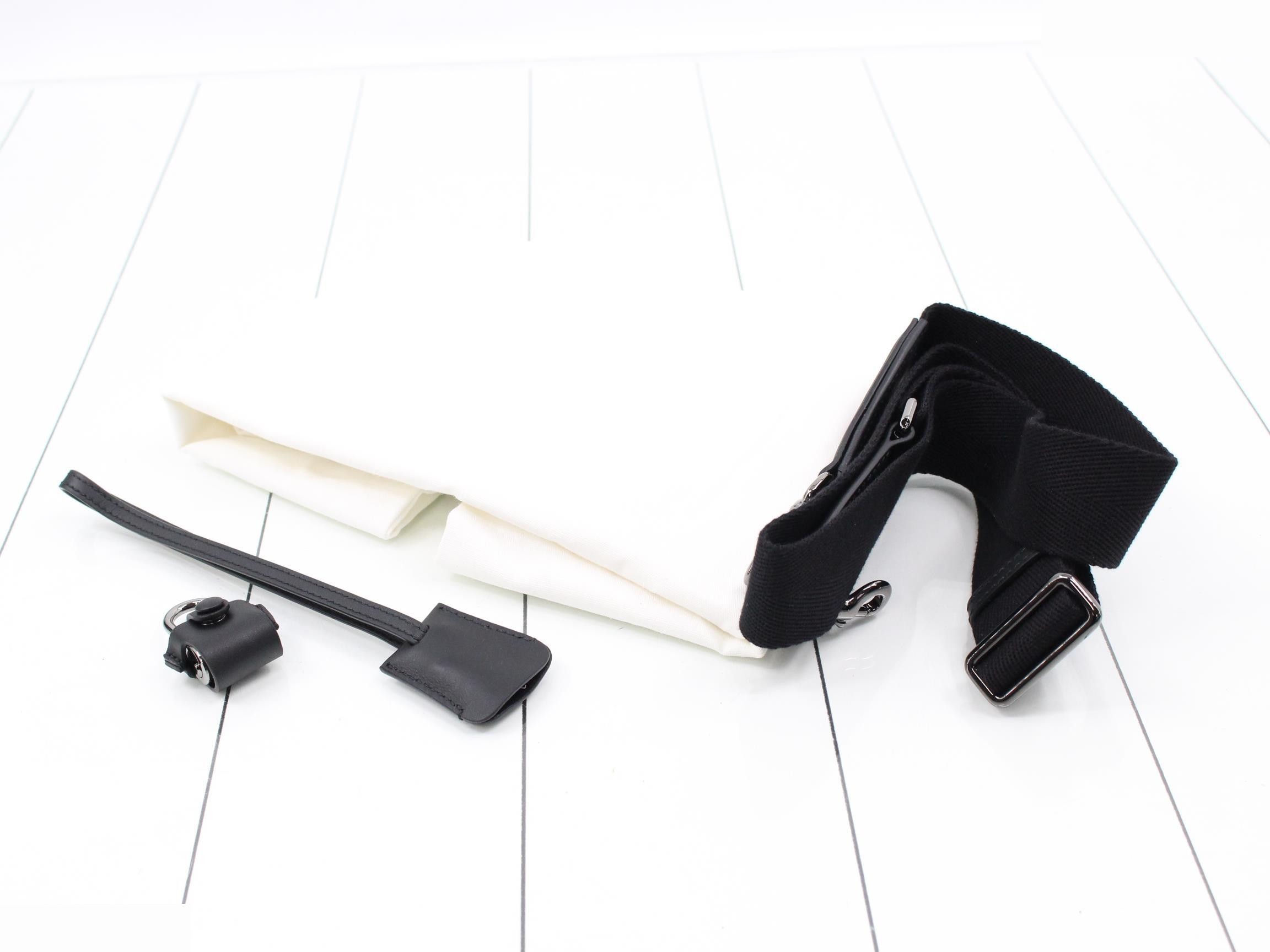 Unused GG Supreme briefcase with strap. — view 7