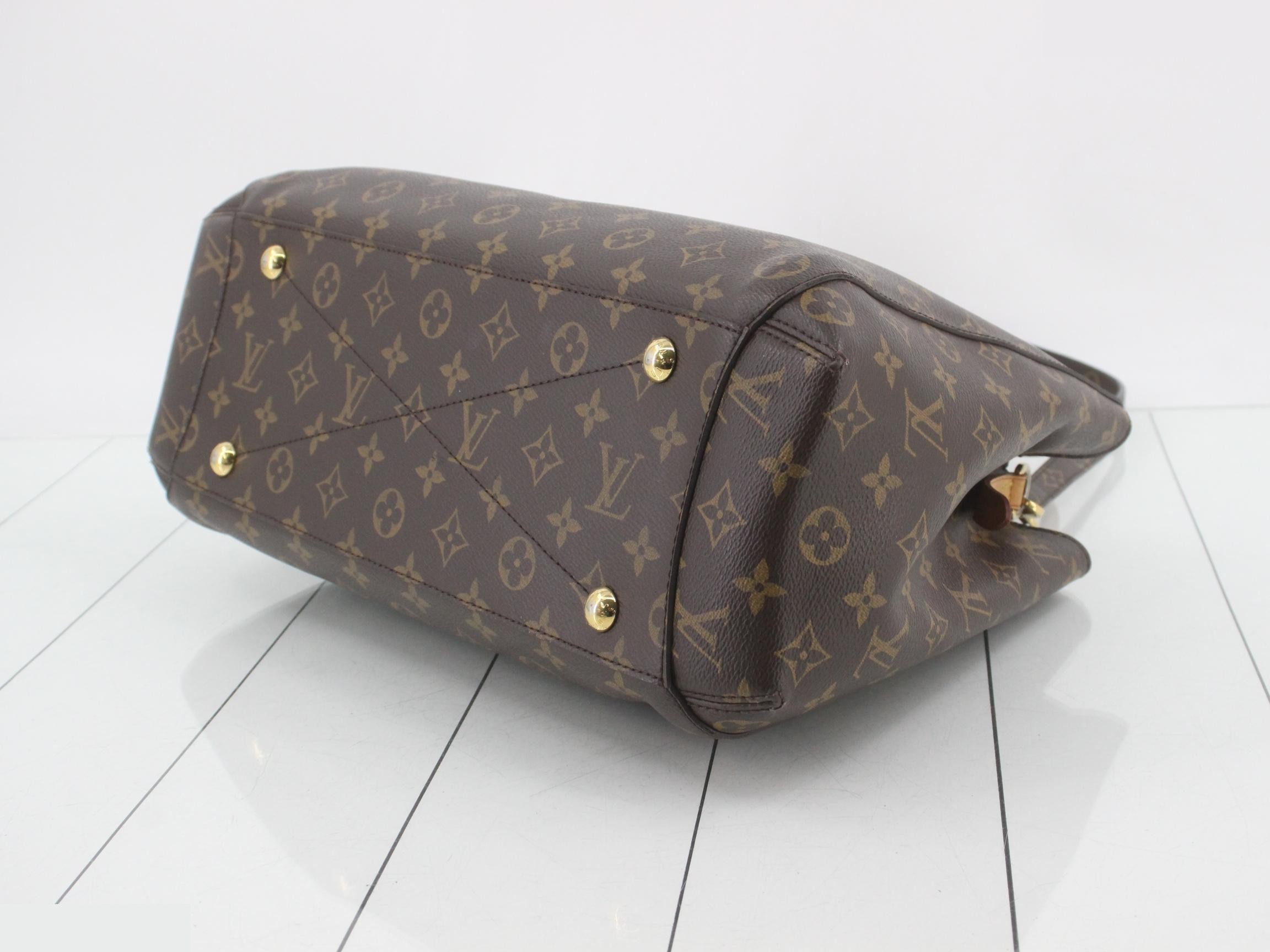 Montaigne MM — view 6
