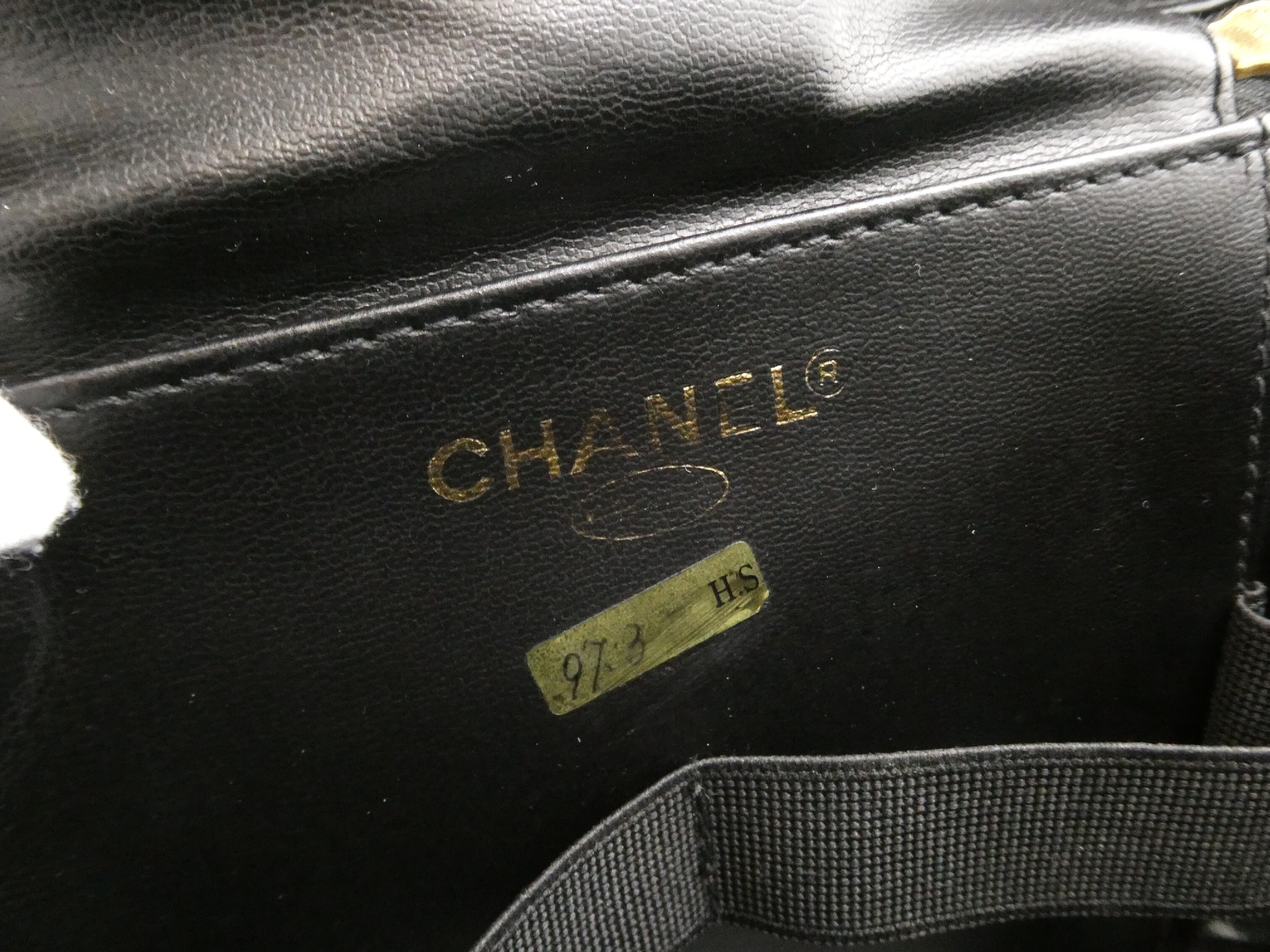 Matelassé Coco Mark 2-Way Vanity Bag — view 8