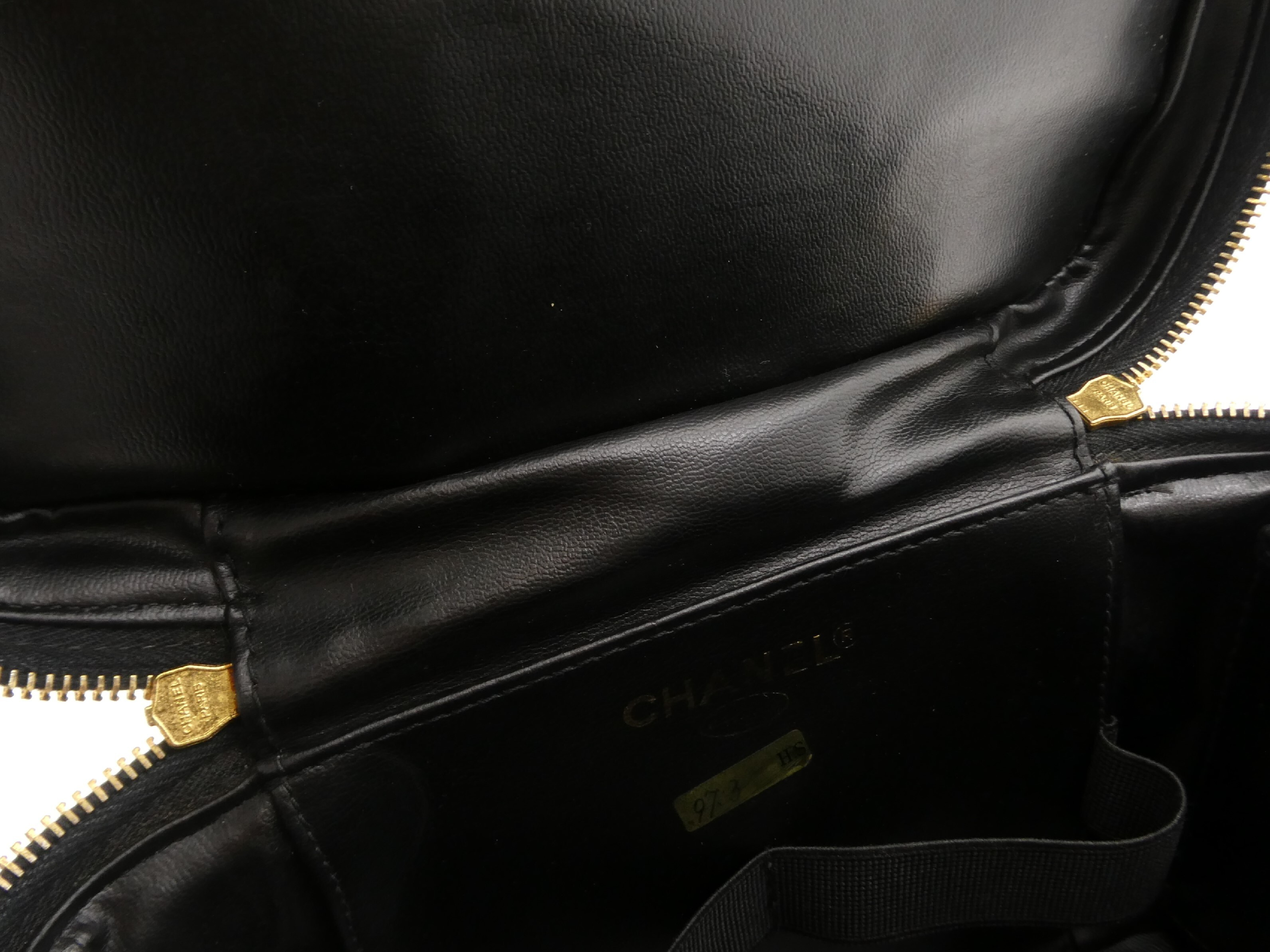 Matelassé Coco Mark 2-Way Vanity Bag — view 10