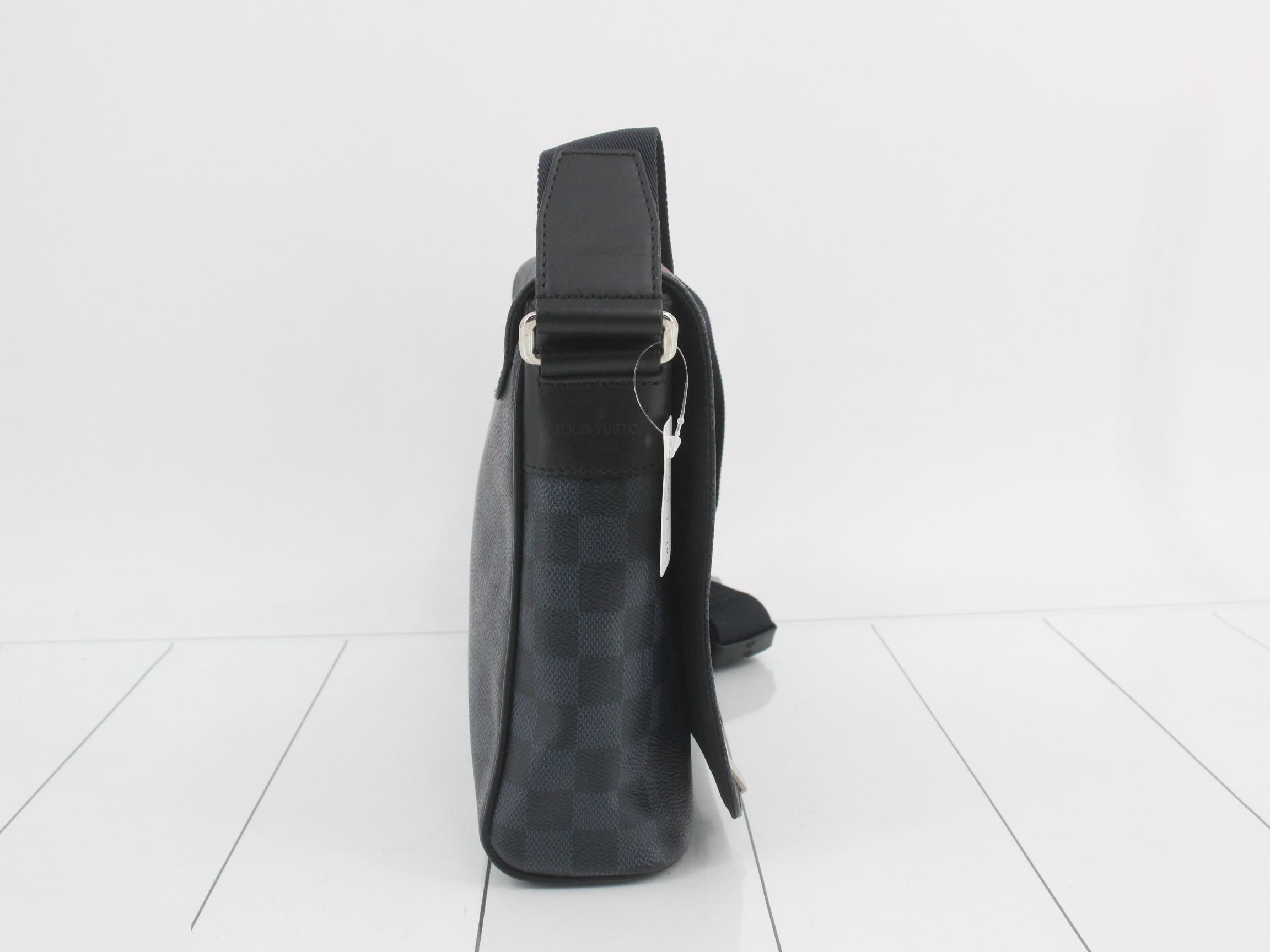 Damier Cobalt District PM NM Shoulder Bag — view 4