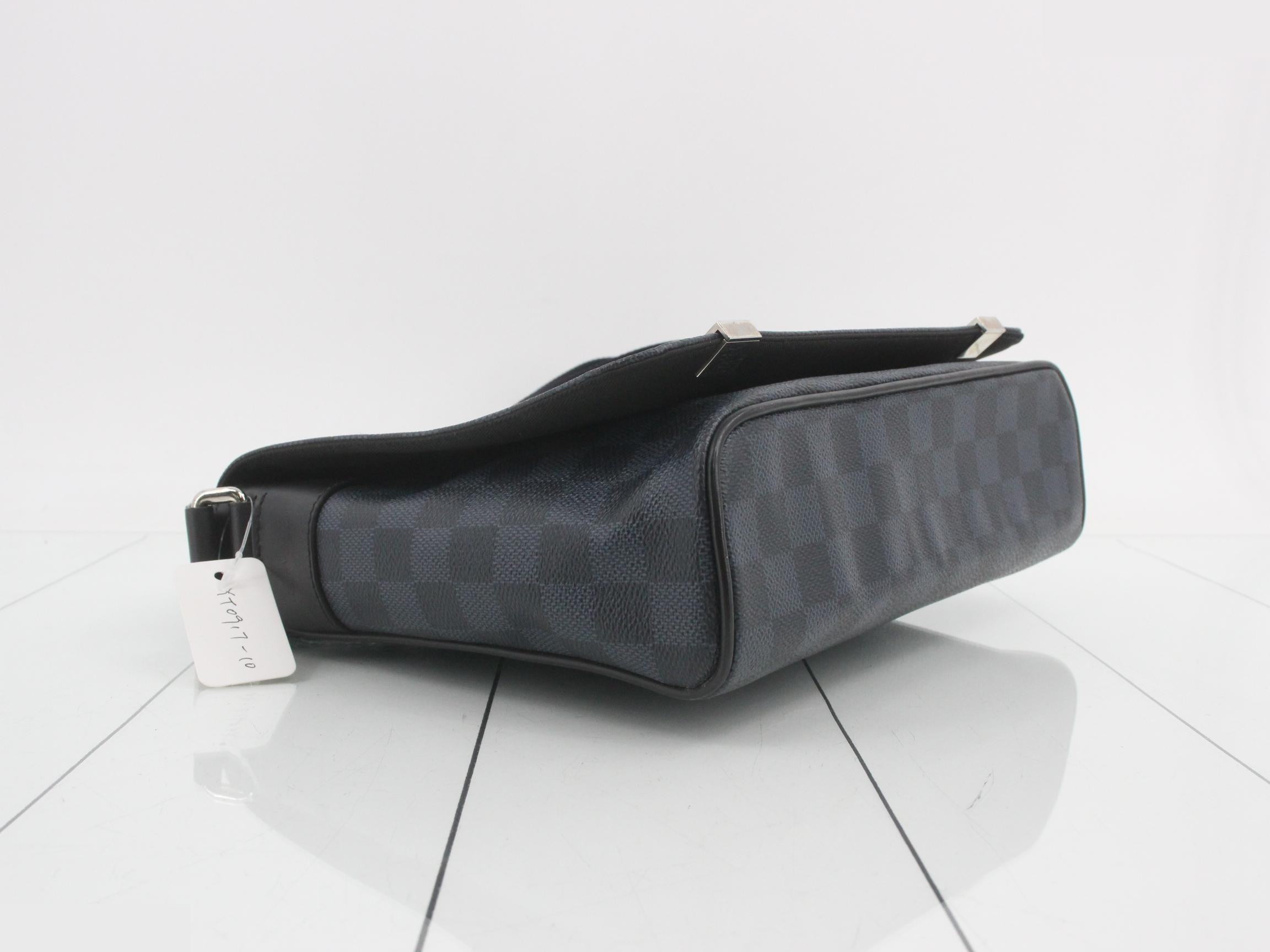 Damier Cobalt District PM NM Shoulder Bag — view 5