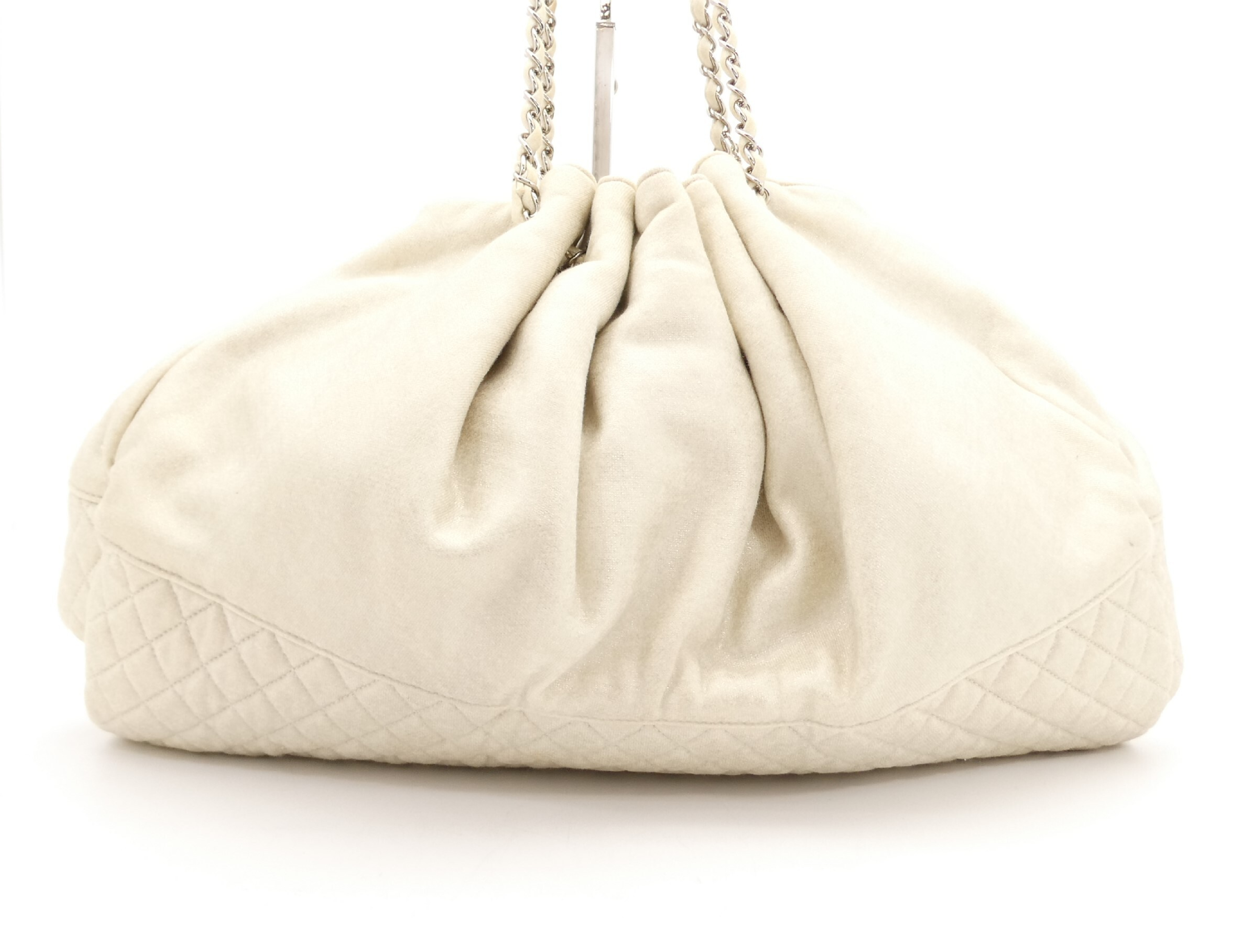 Matelassé Coco Mark Chain Shoulder Bag — view 2