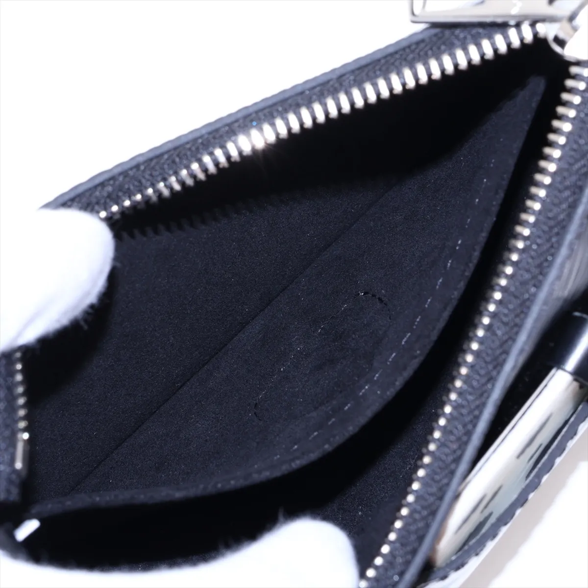x Yayoi Kusama Epi Marellini M21703 Black x White RFID Compatible with Mirror — view 7