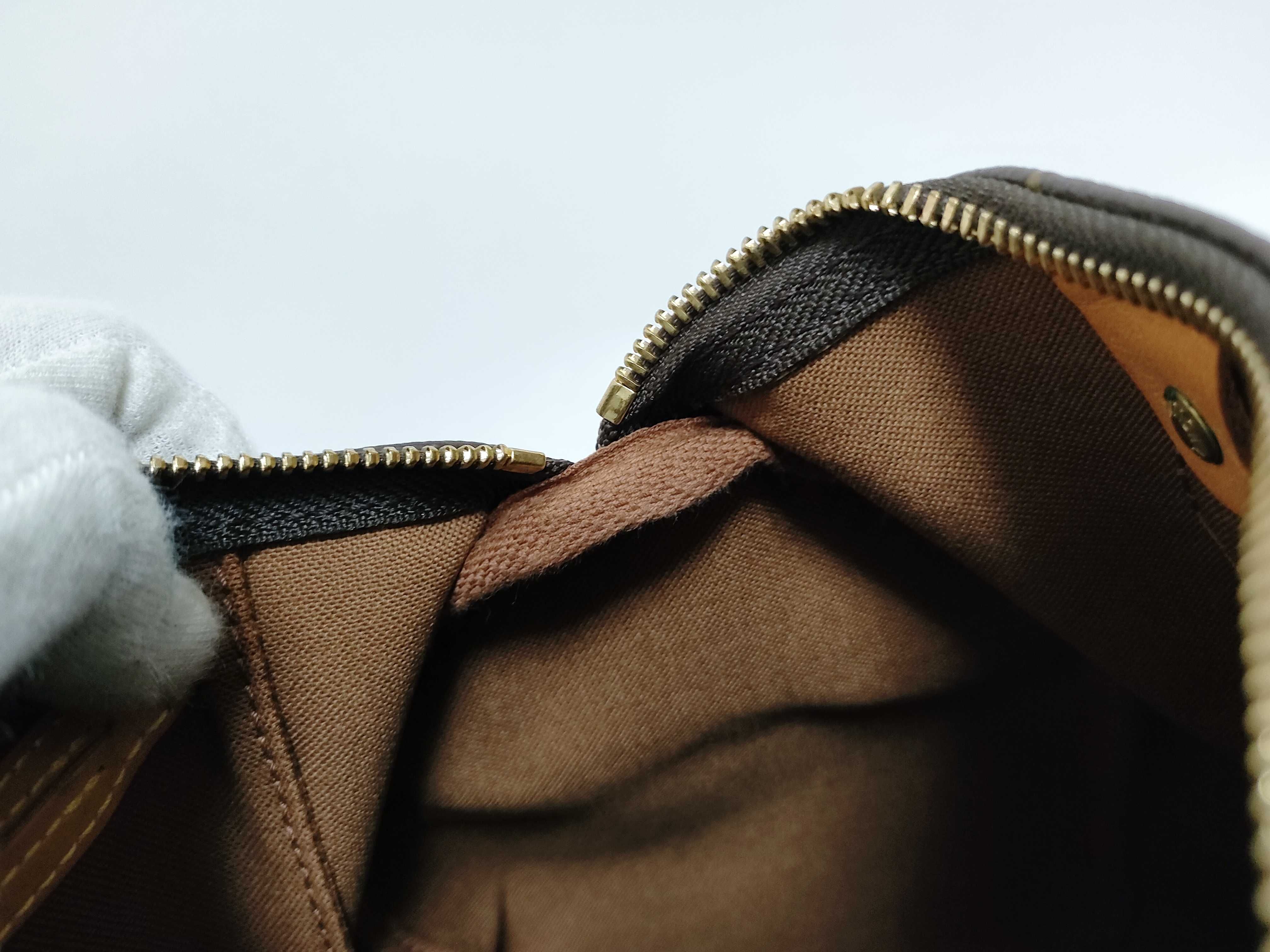 Monogram Louis Vuitton Speedy 25 Handbag (L-4) — view 9