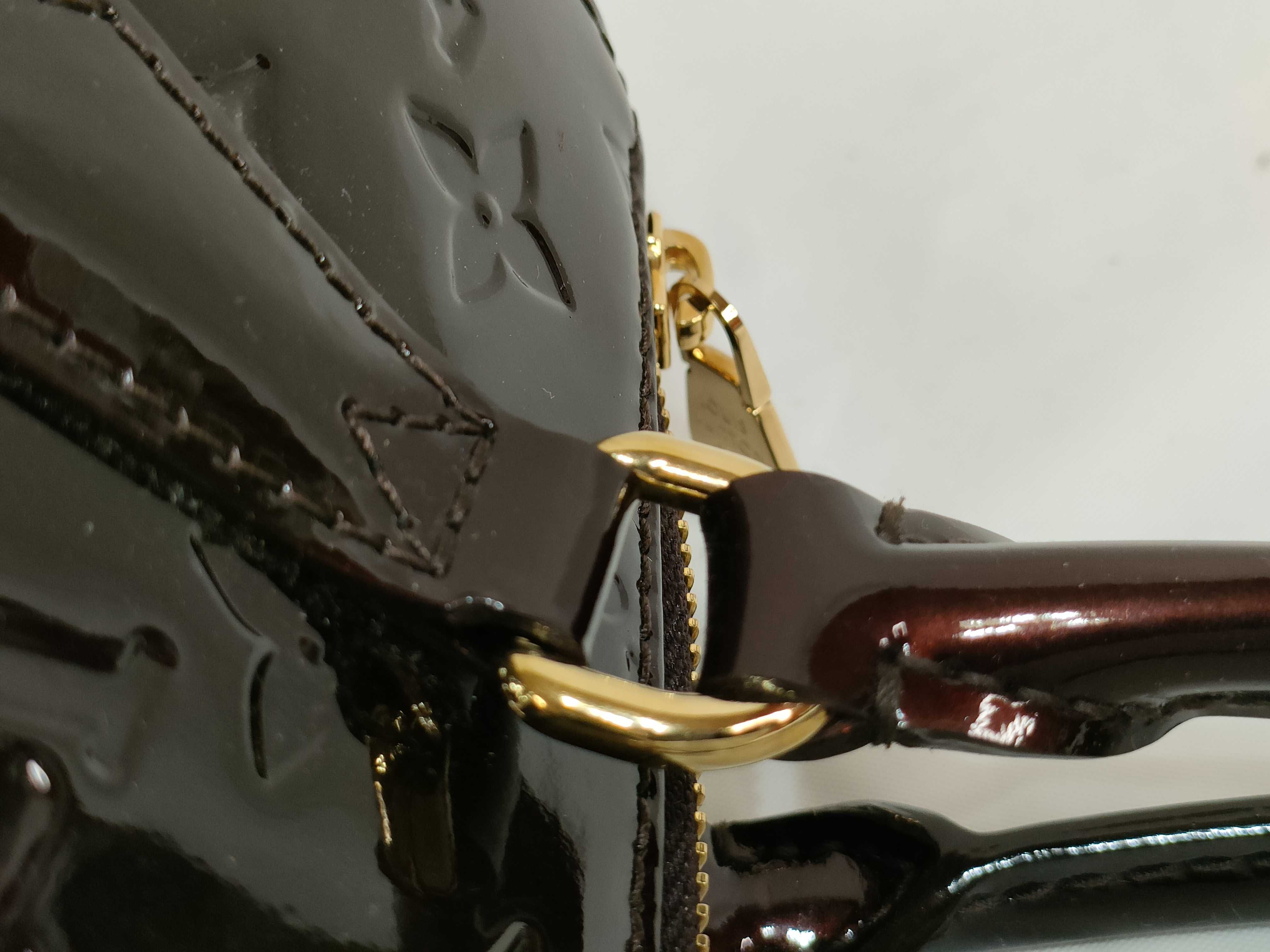 Vernis LV Vernis Sherwood PM Amarante Handbag — view 5