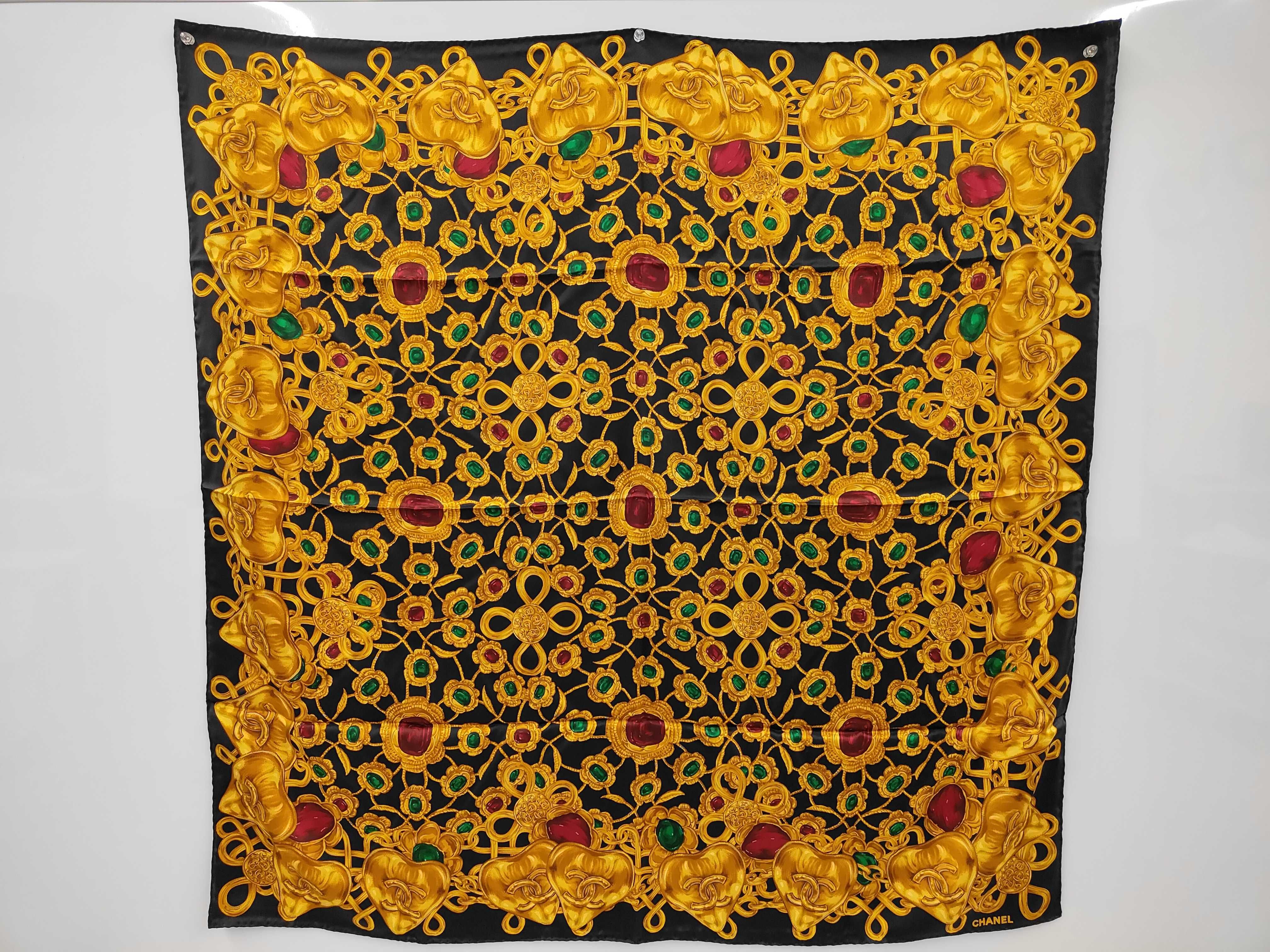 (Chanel) Jewelry Pattern Scarf and Other Accessories