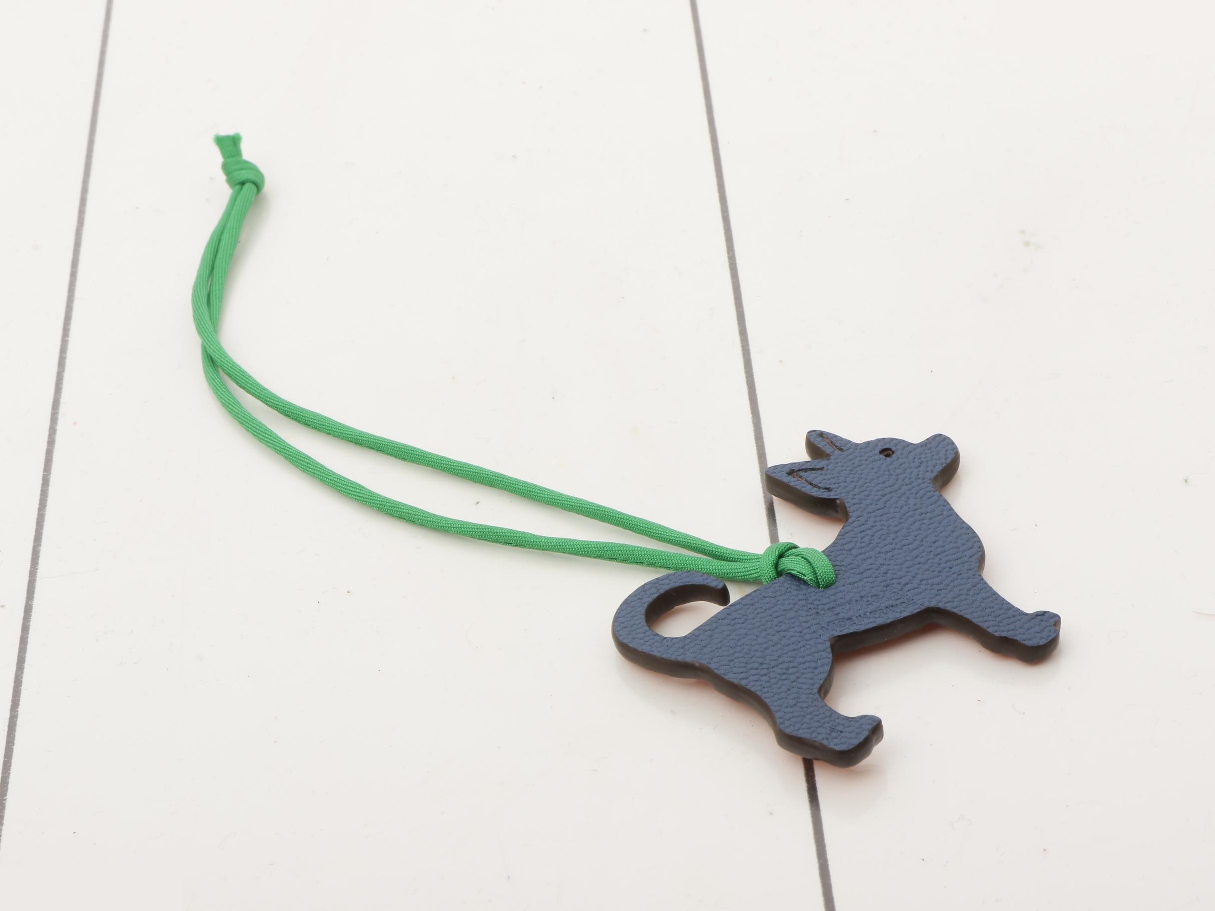 Petit H Taurillon Clemence Charm Chihuahua — view 2