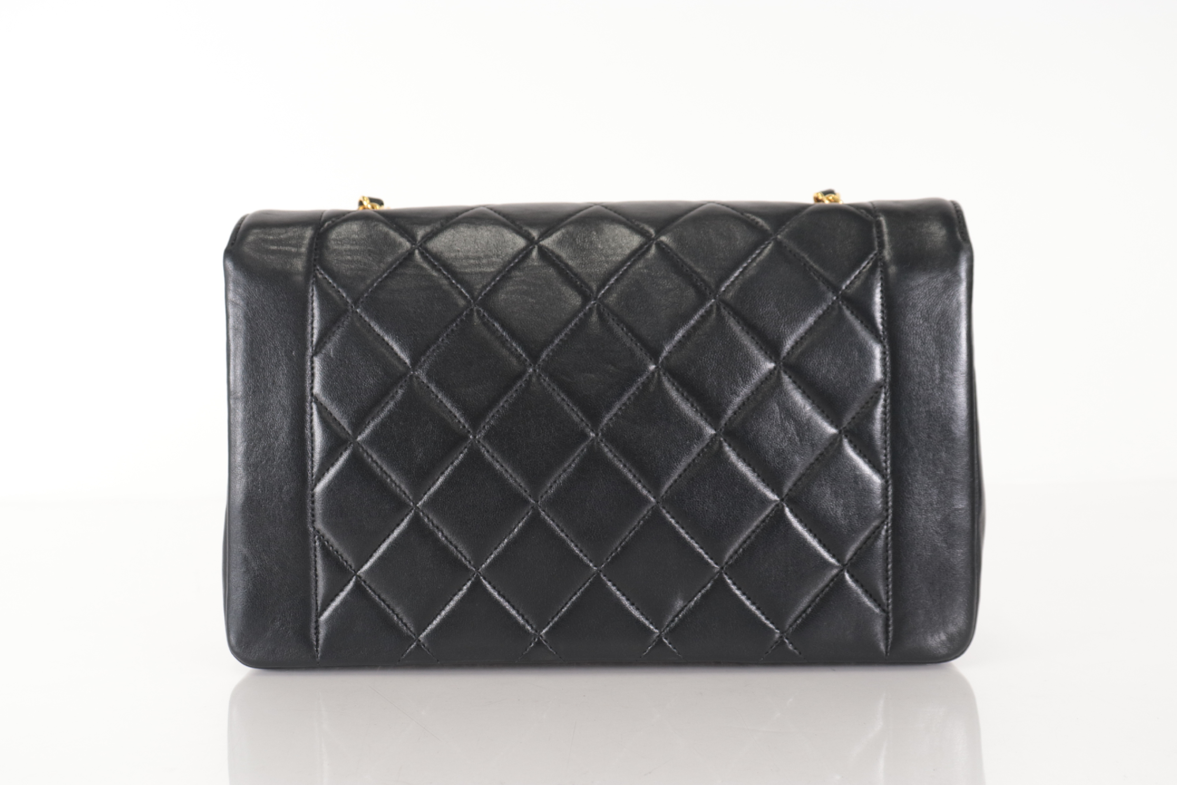 Diana 25 Lambskin Chain Shoulder Bag (Serial No. 3) — view 2