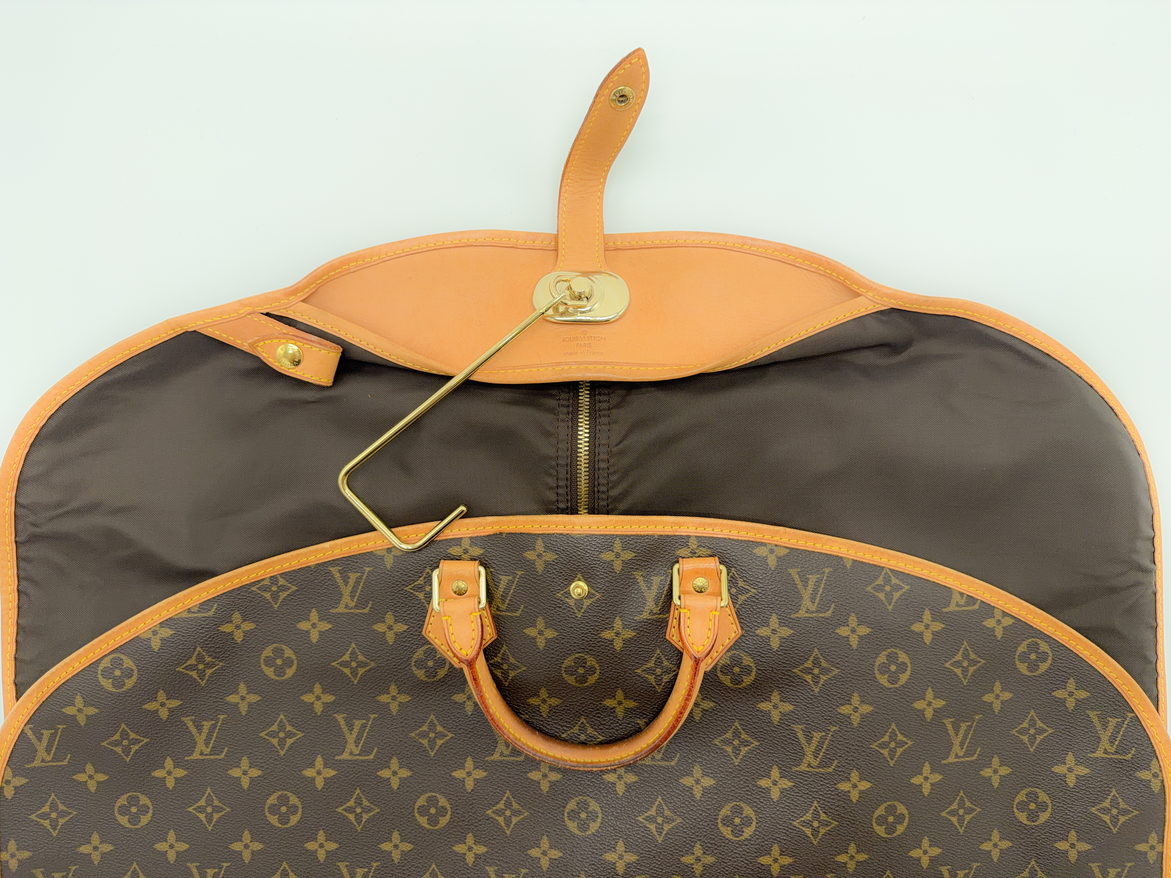 Monogram M23434 Usport Abbey Garment Bag — view 11