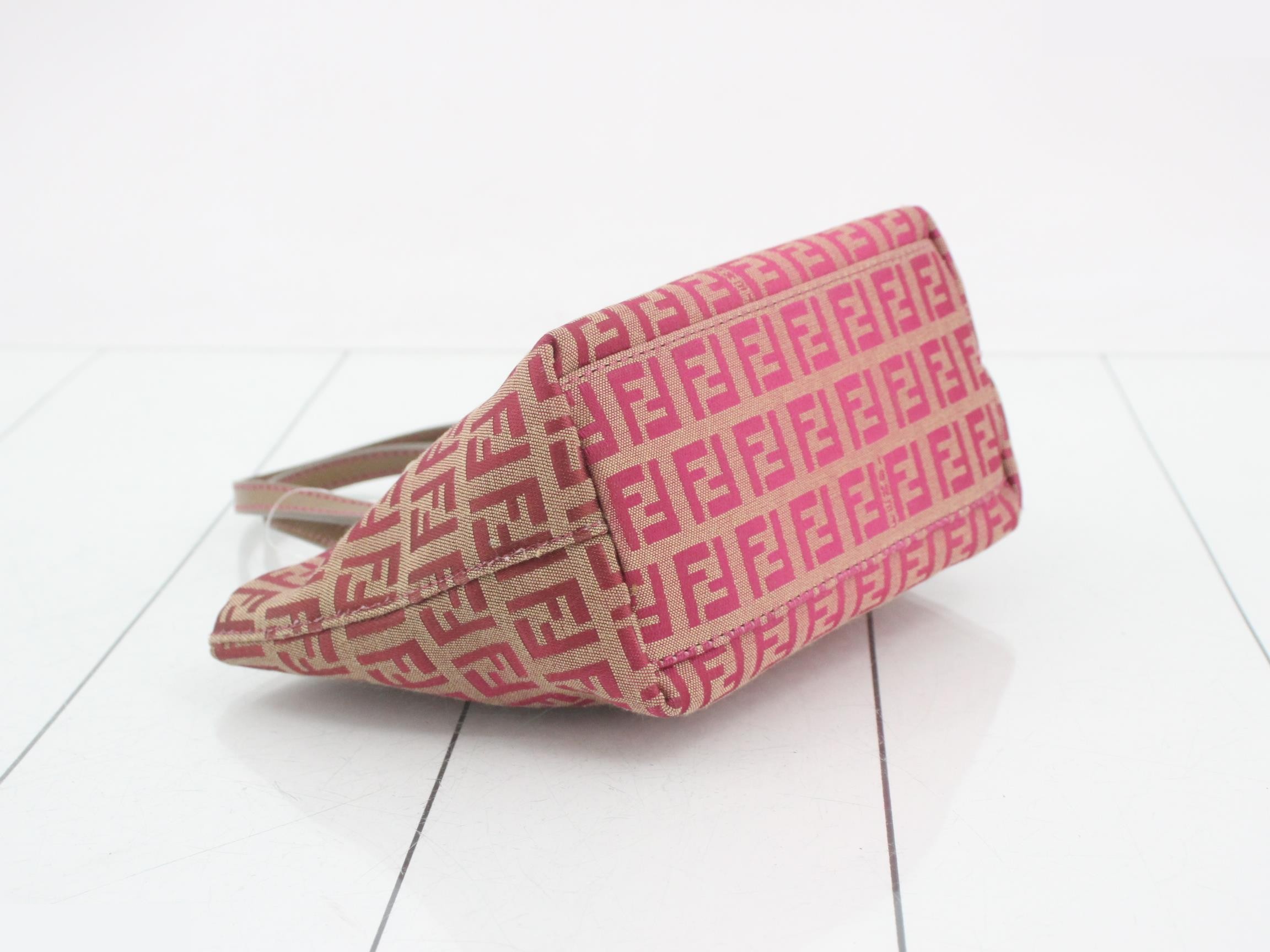 Zucchino (Bag) - Handbag with Charm - Pink — view 5