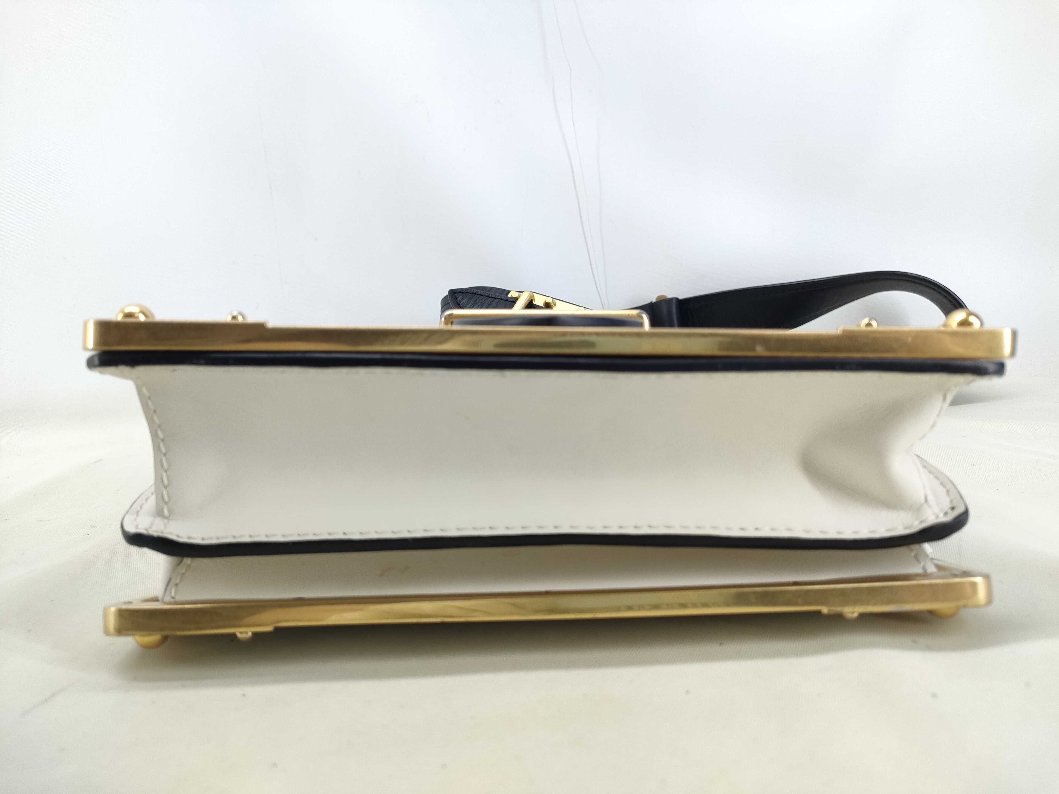 FR- Saffiano Leather Shoulder bag WHITE x black 1BD045 (Usures griffures Shoulder bag) — view 3