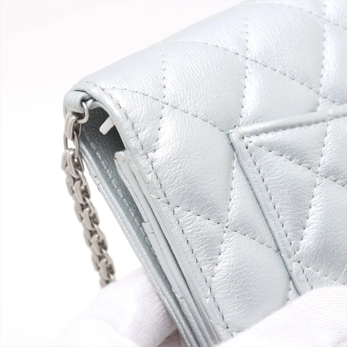 Matelasse 2.55 Leather Chain Wallet Silver Hardware N46NJE19 Random Plate — view 12