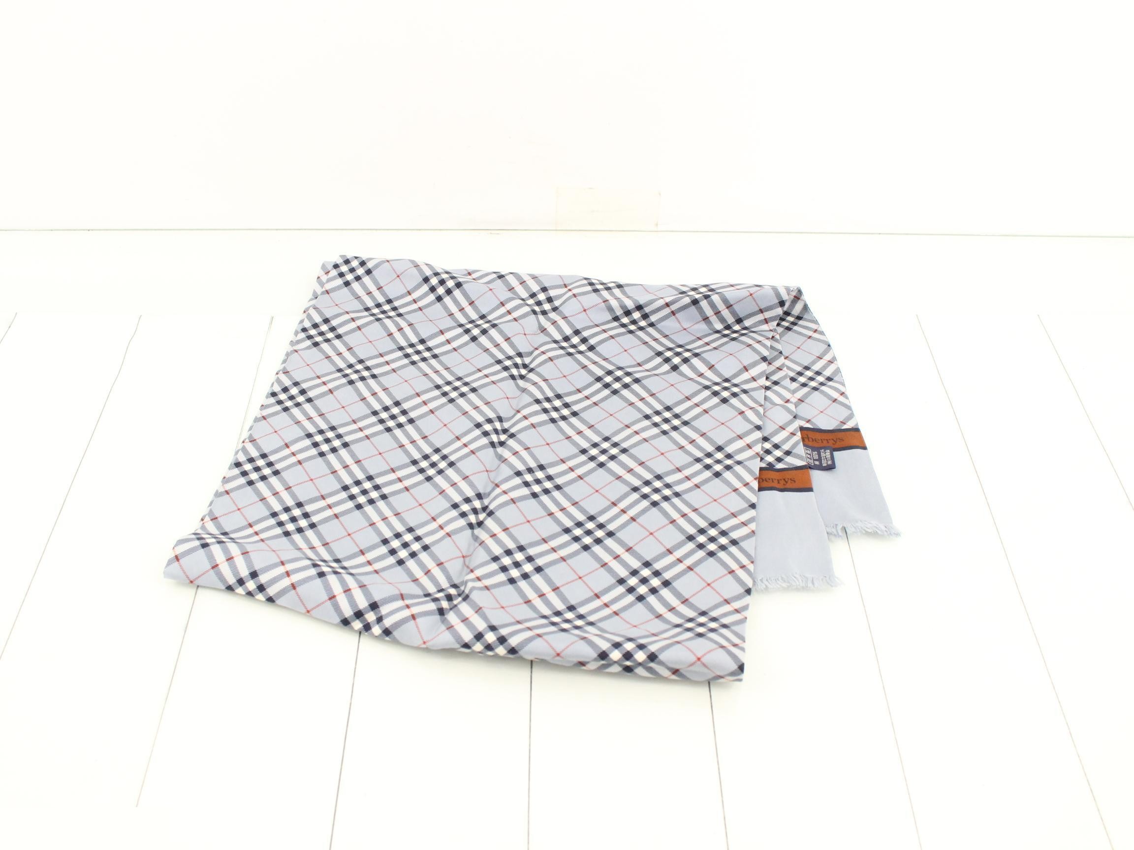 Other lines: Small items, accessories, scarves, checkered patterns — view 3