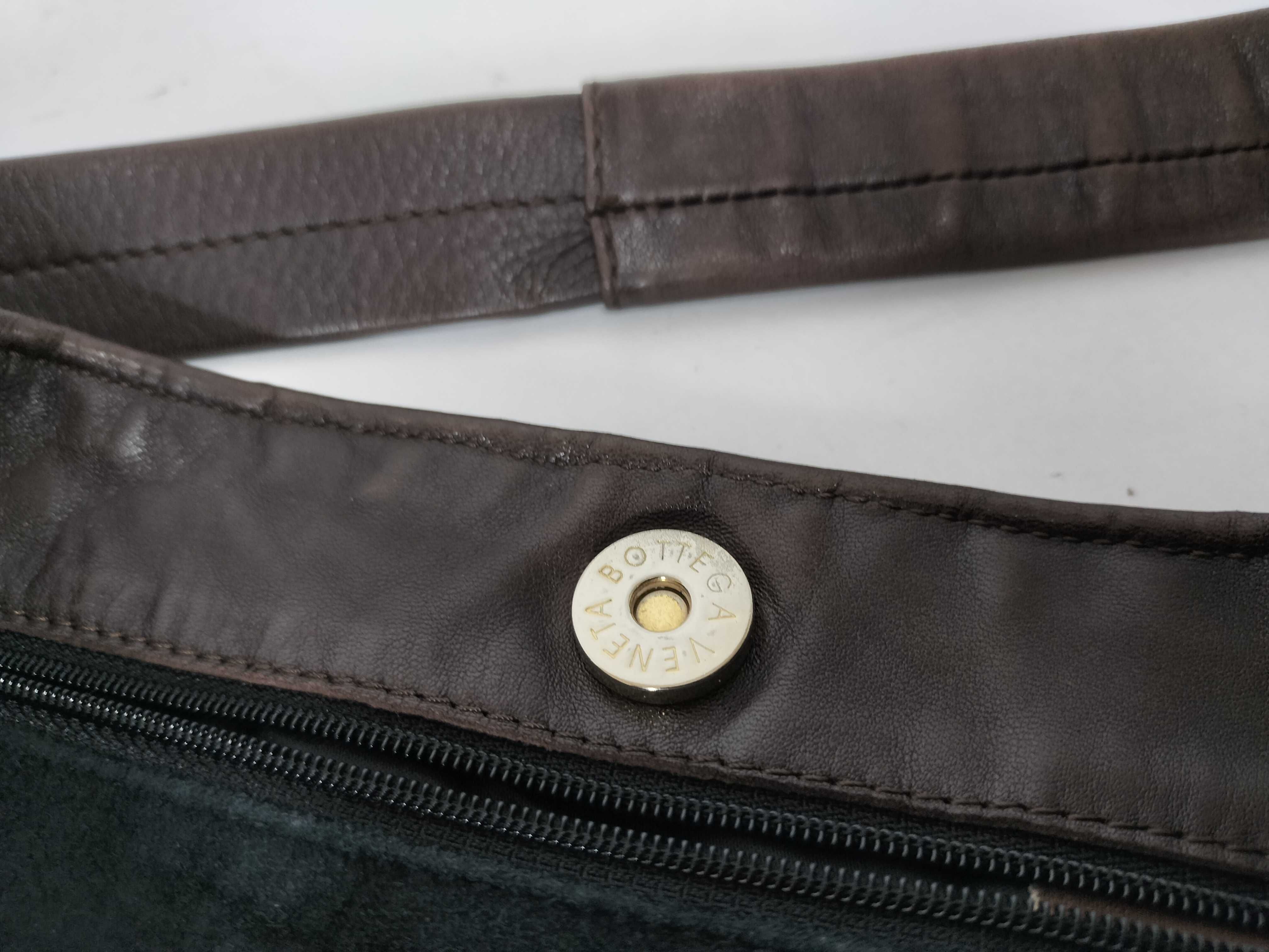 Intrecciato Leather Shoulder Bag — view 11