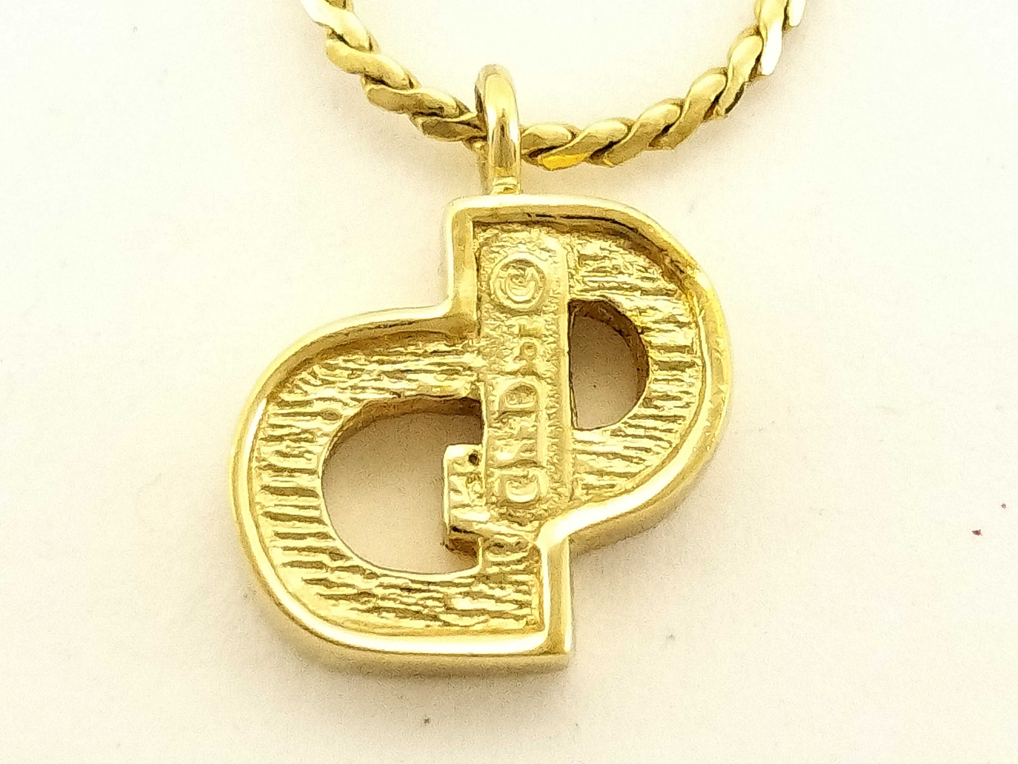 necklace — view 2