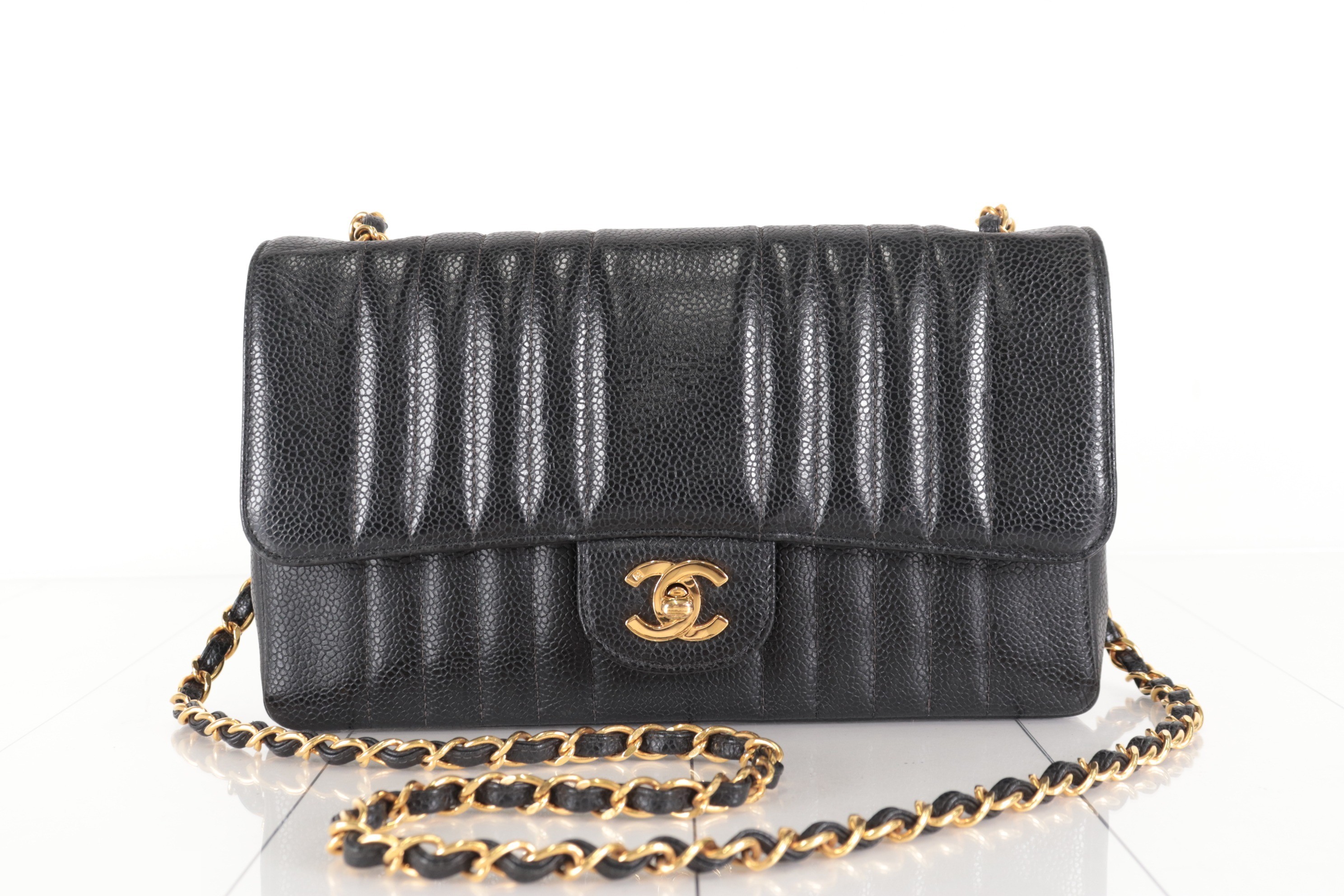 Caviar Chain Shoulder Bag, Unit 2 — view 2