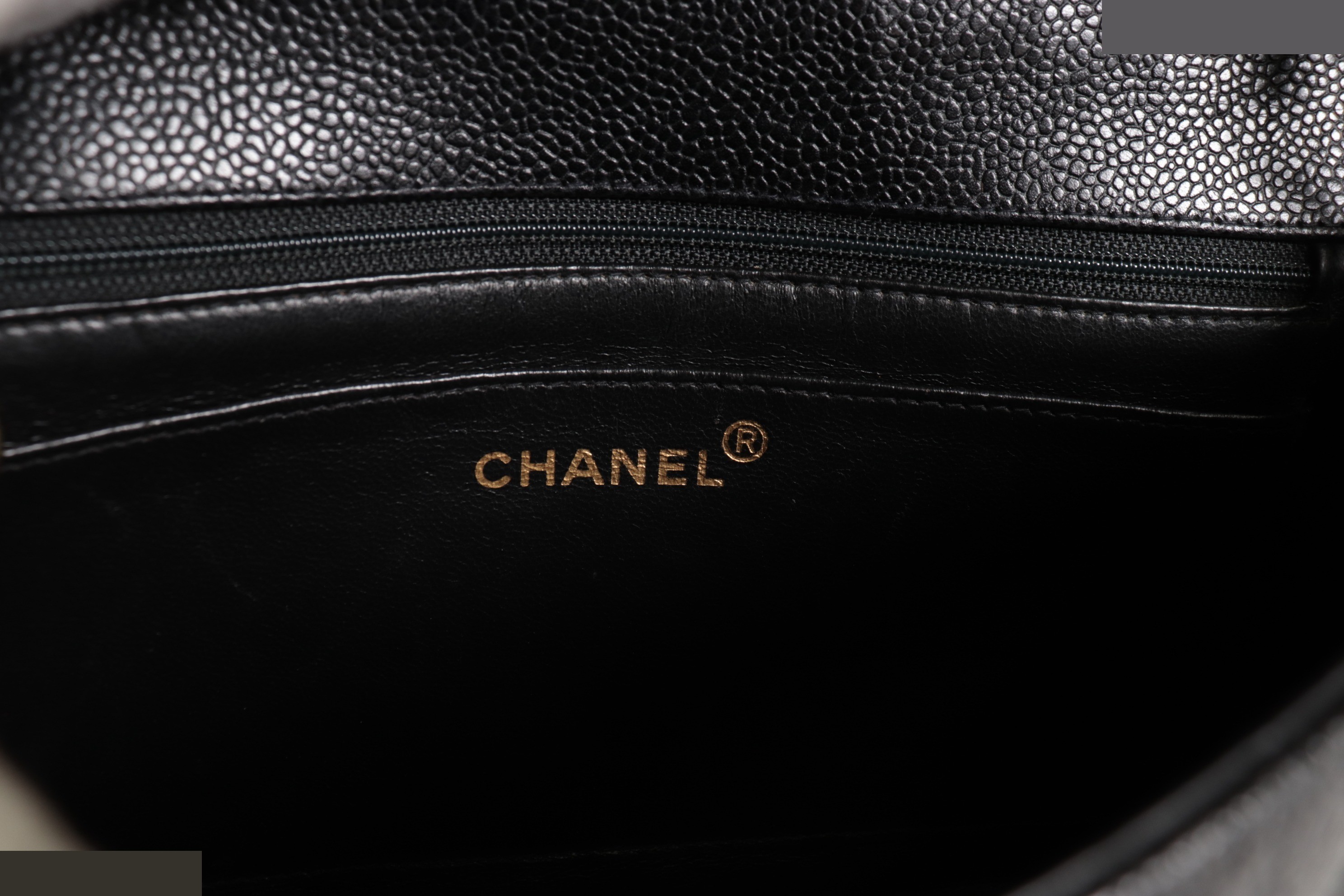 Caviar Chain Shoulder Bag, Unit 2 — view 7
