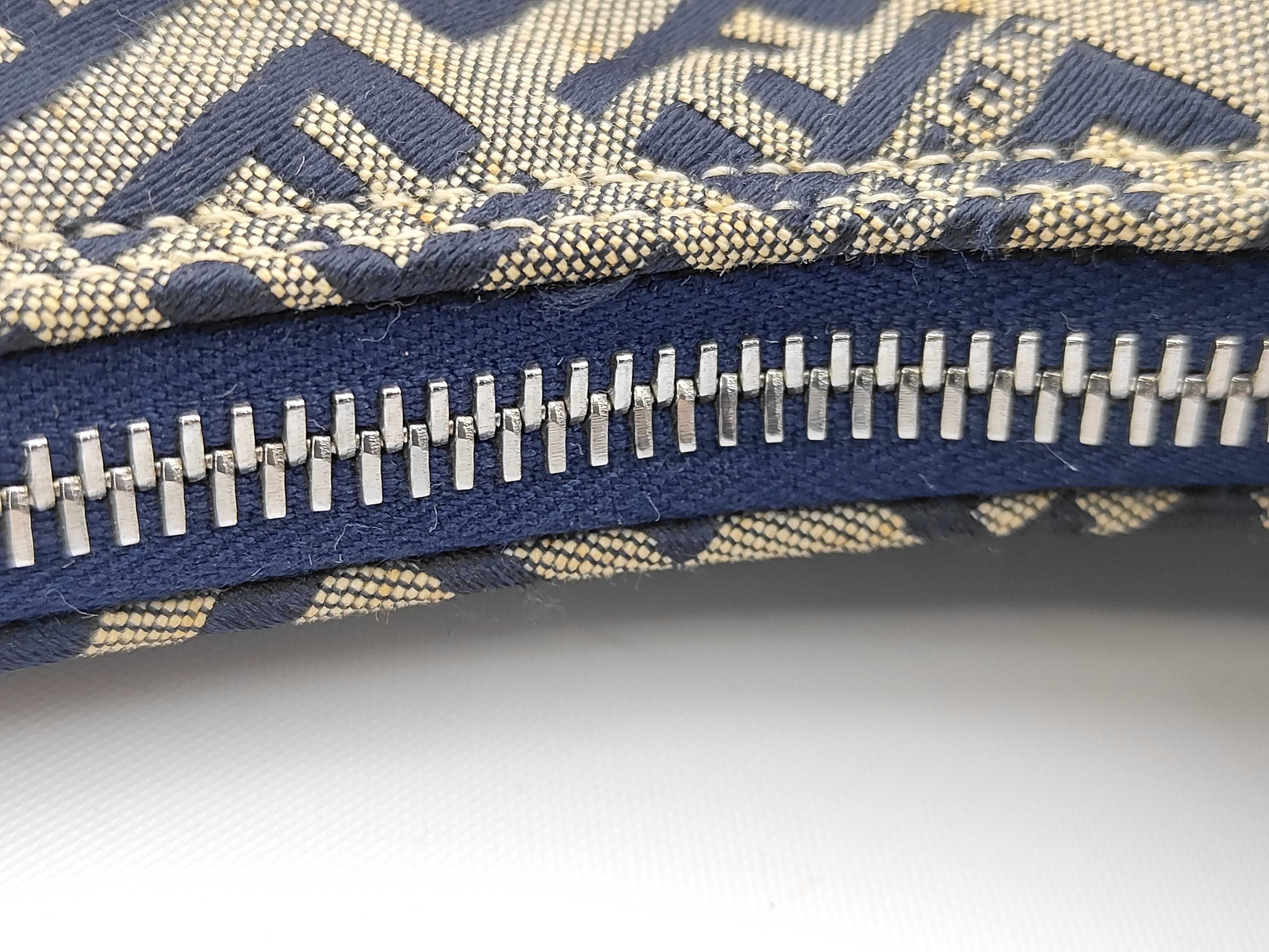 Zucchino Shoulder Bag — view 8