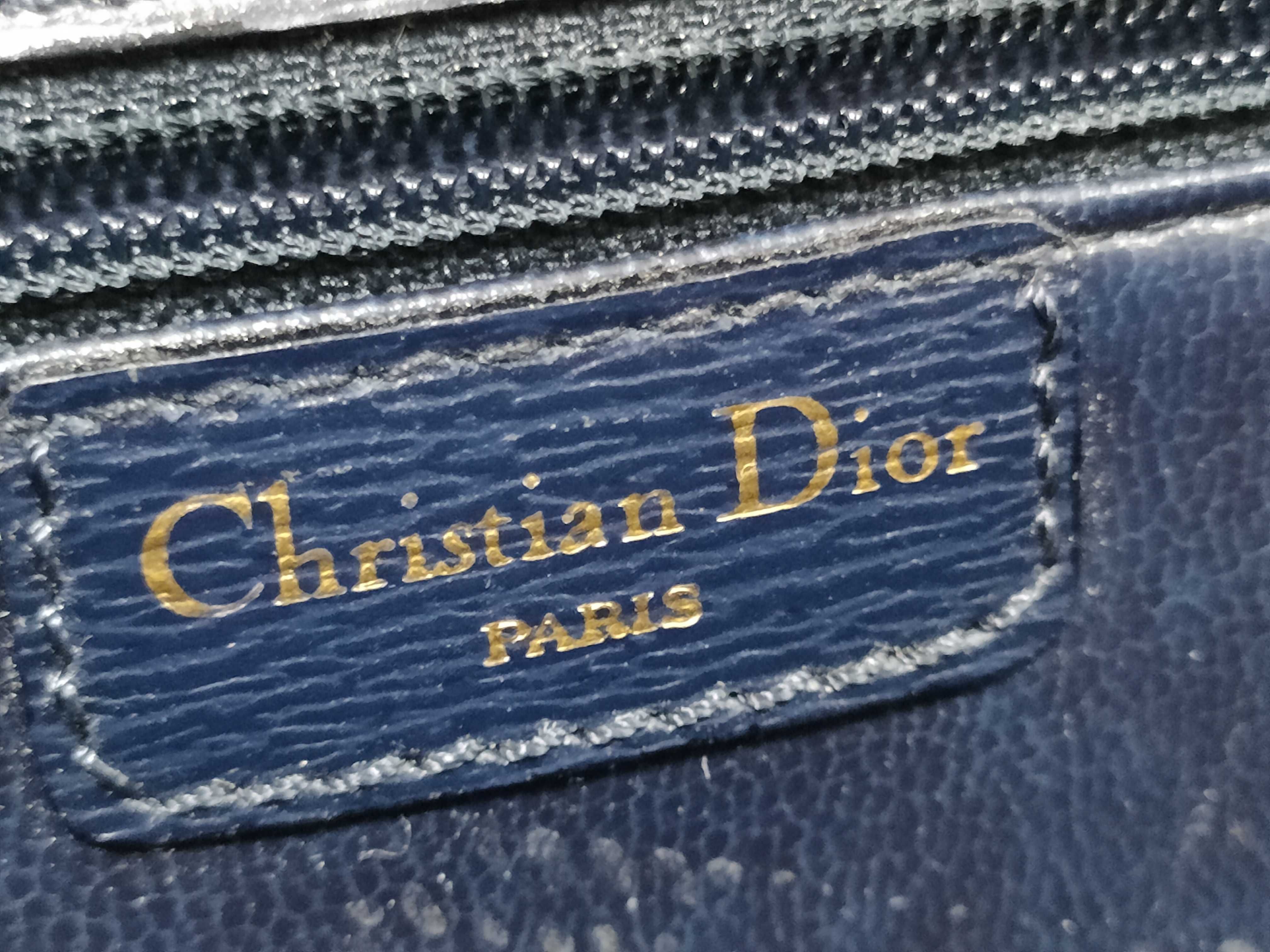 Shoulder Chain Shoulder Bag — view 11