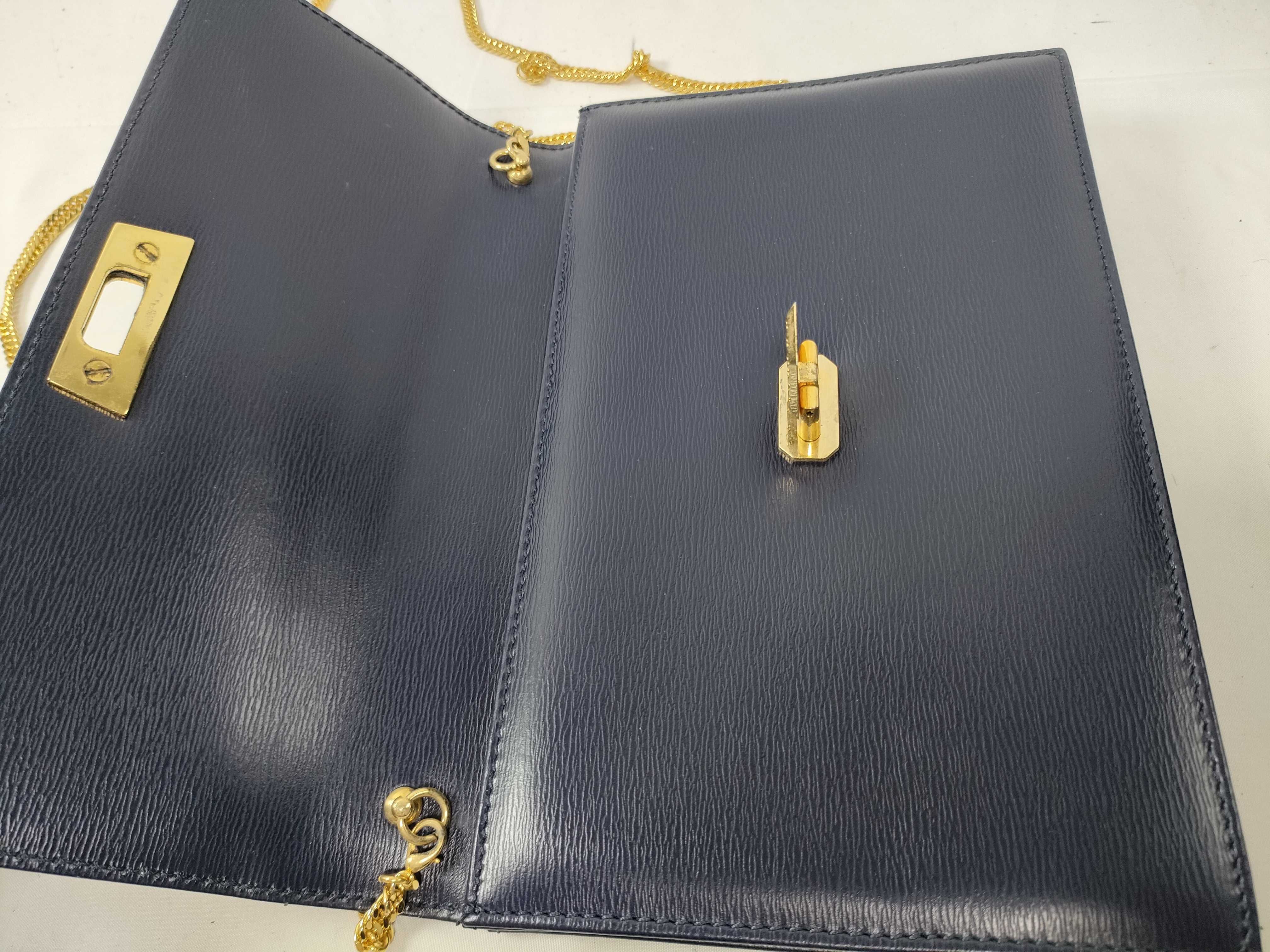 Shoulder Chain Shoulder Bag — view 8