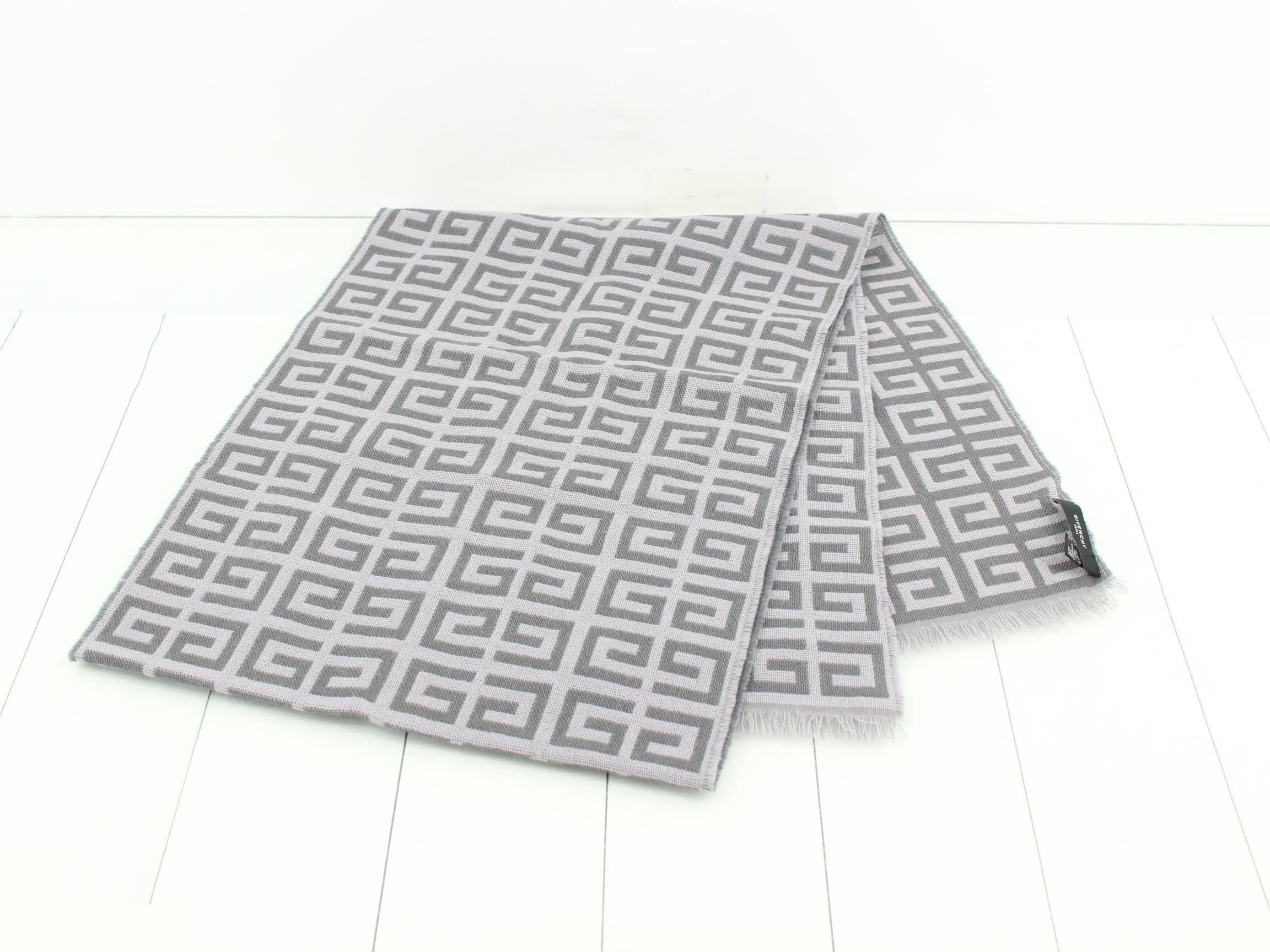 Other lines: Small items, accessories, and scarves — view 3