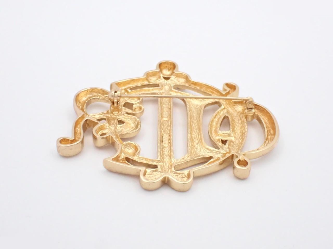 Other lines: Precious metals and brooches — view 2