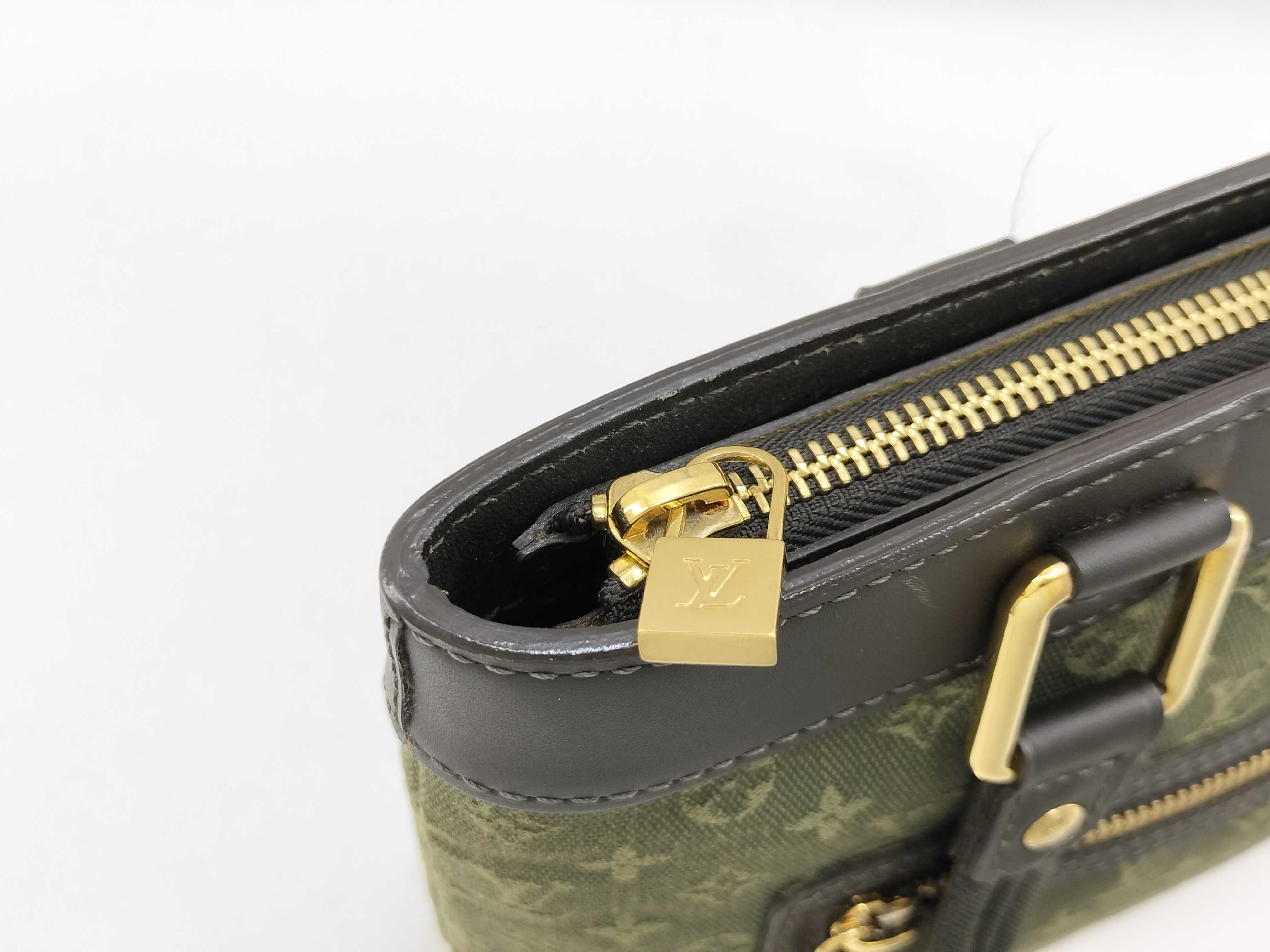 Monogram Mini Louis Vuitton Mini Lucille M92682 Handbag — view 8