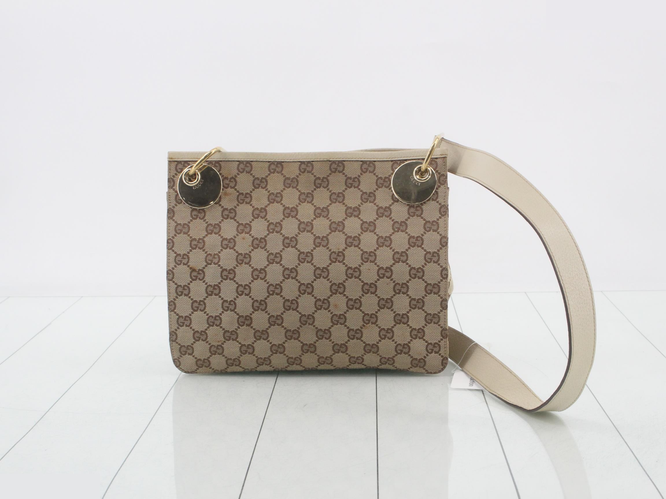 GG Canvas Shoulder Bag - 120841