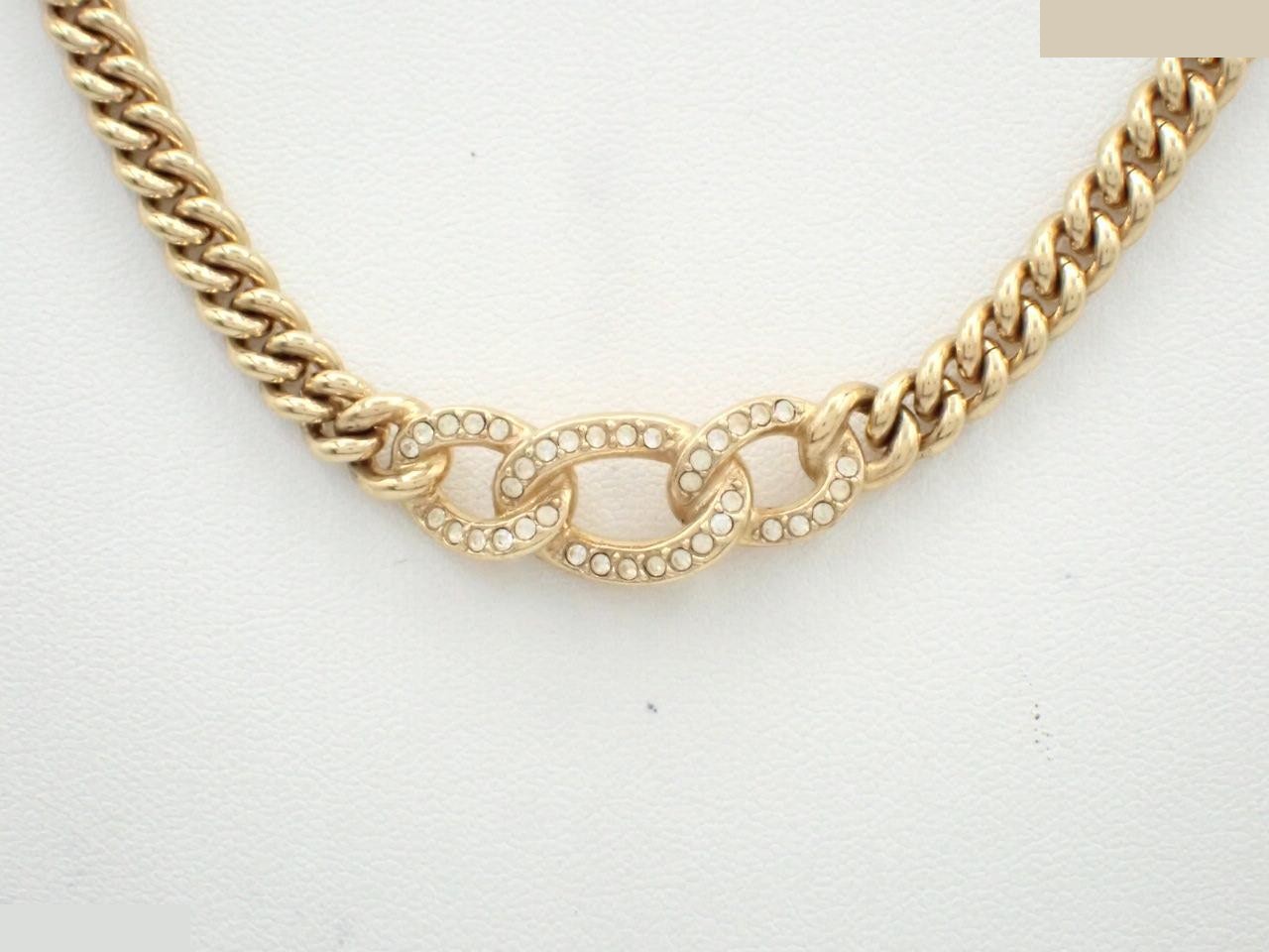 necklace, neck circumference approximately 43 cm