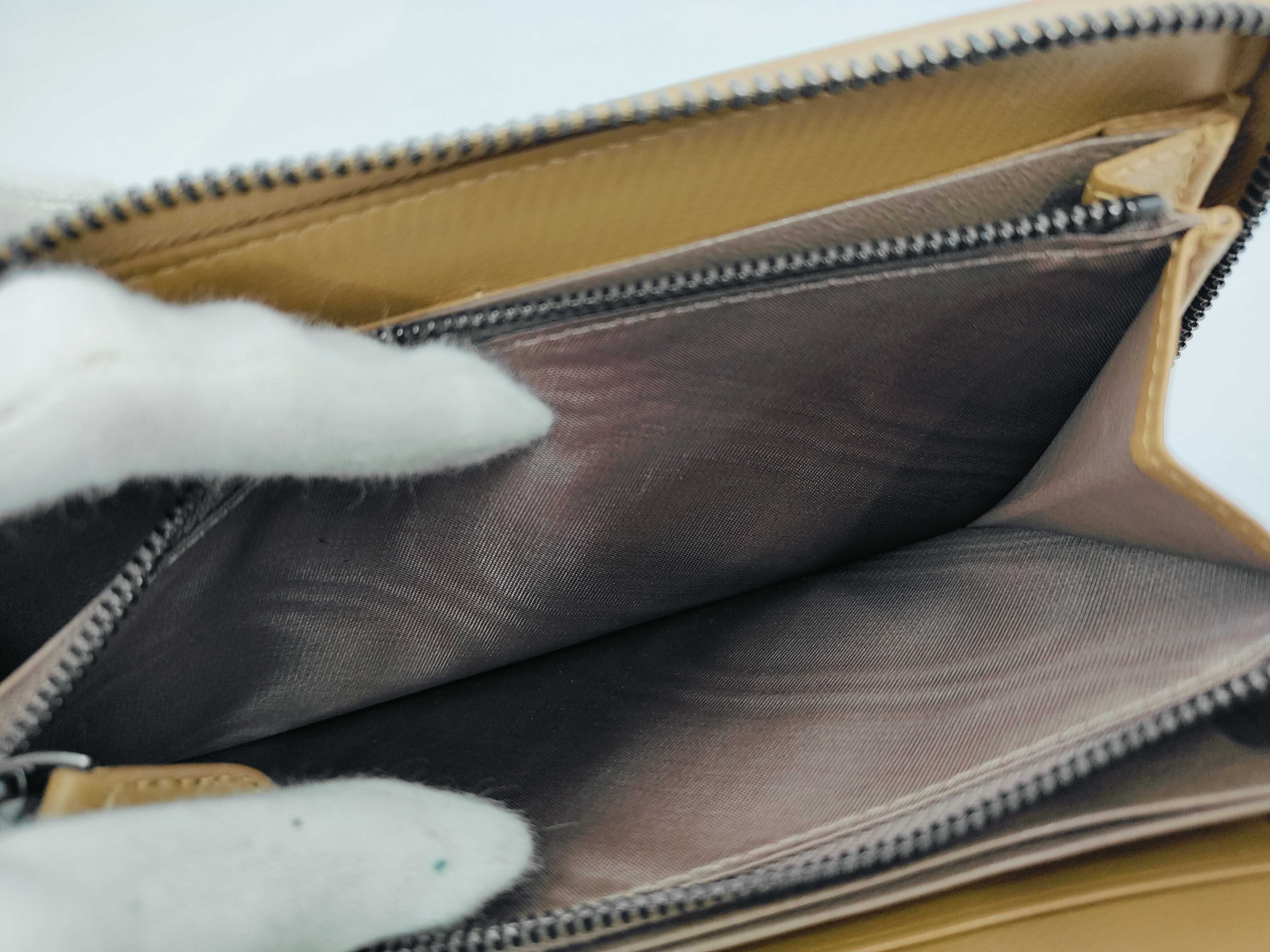 Intrecciato Brand Zip Long Wallet — view 11