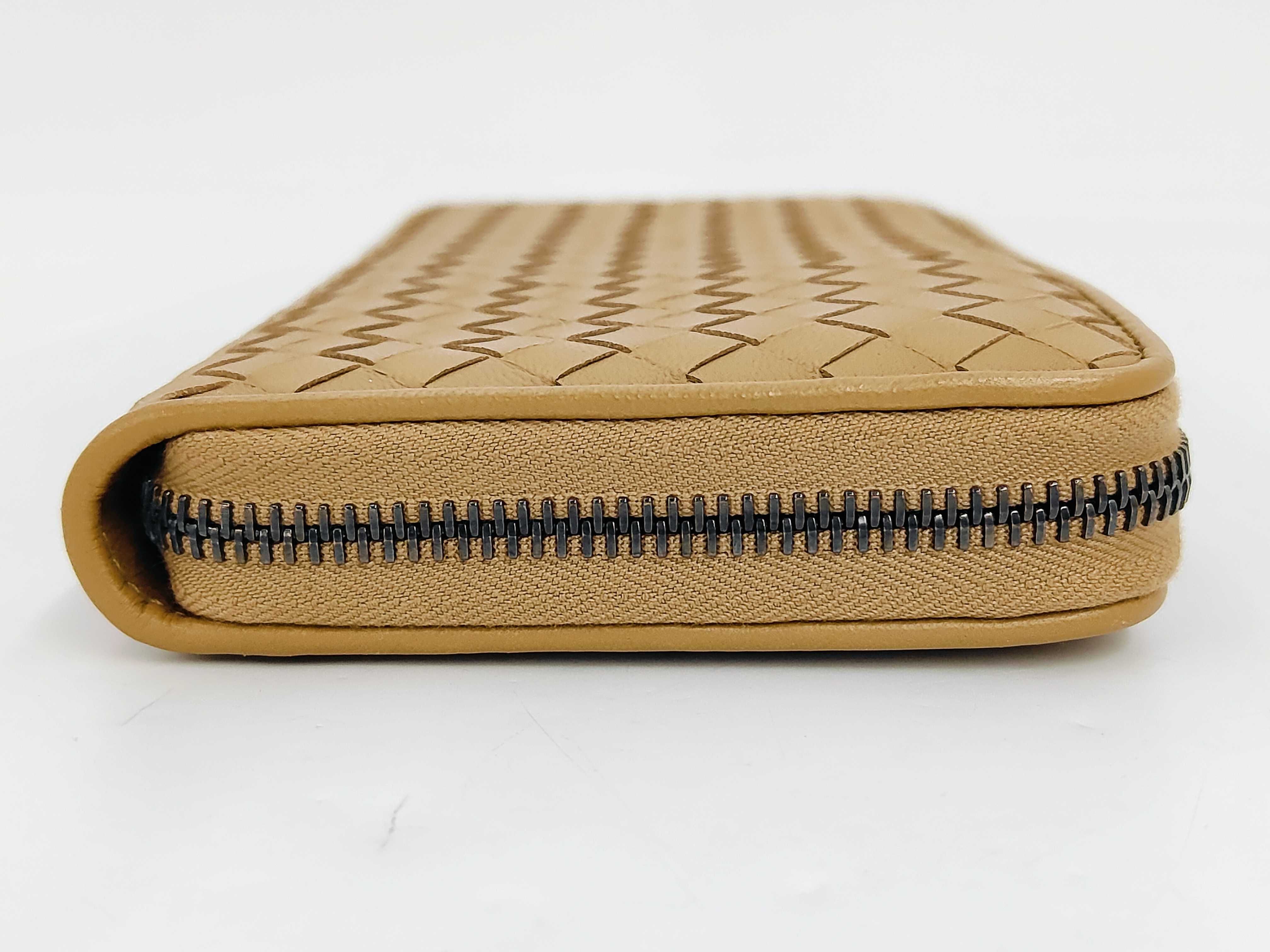 Intrecciato Brand Zip Long Wallet — view 4