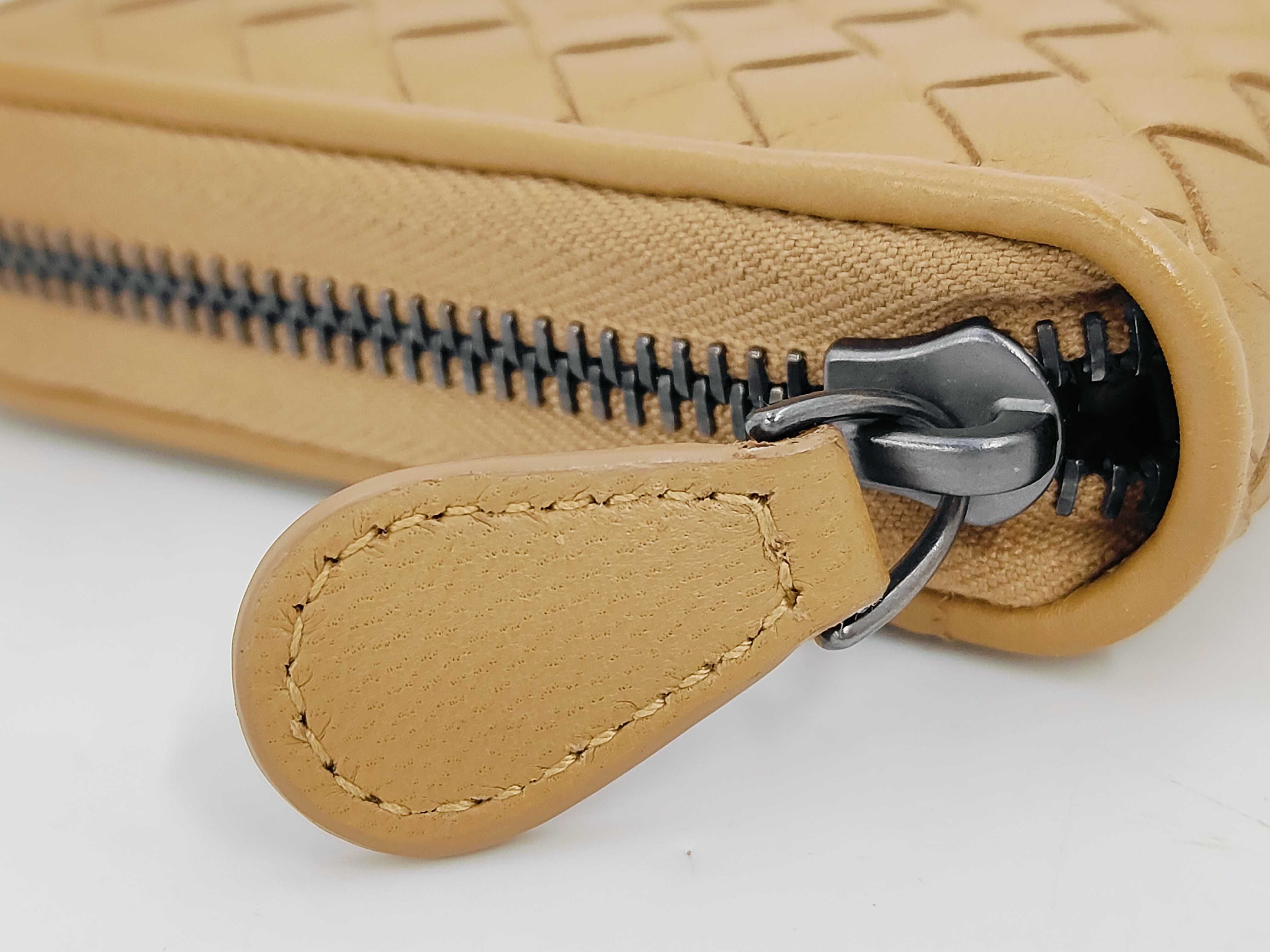 Intrecciato Brand Zip Long Wallet — view 7