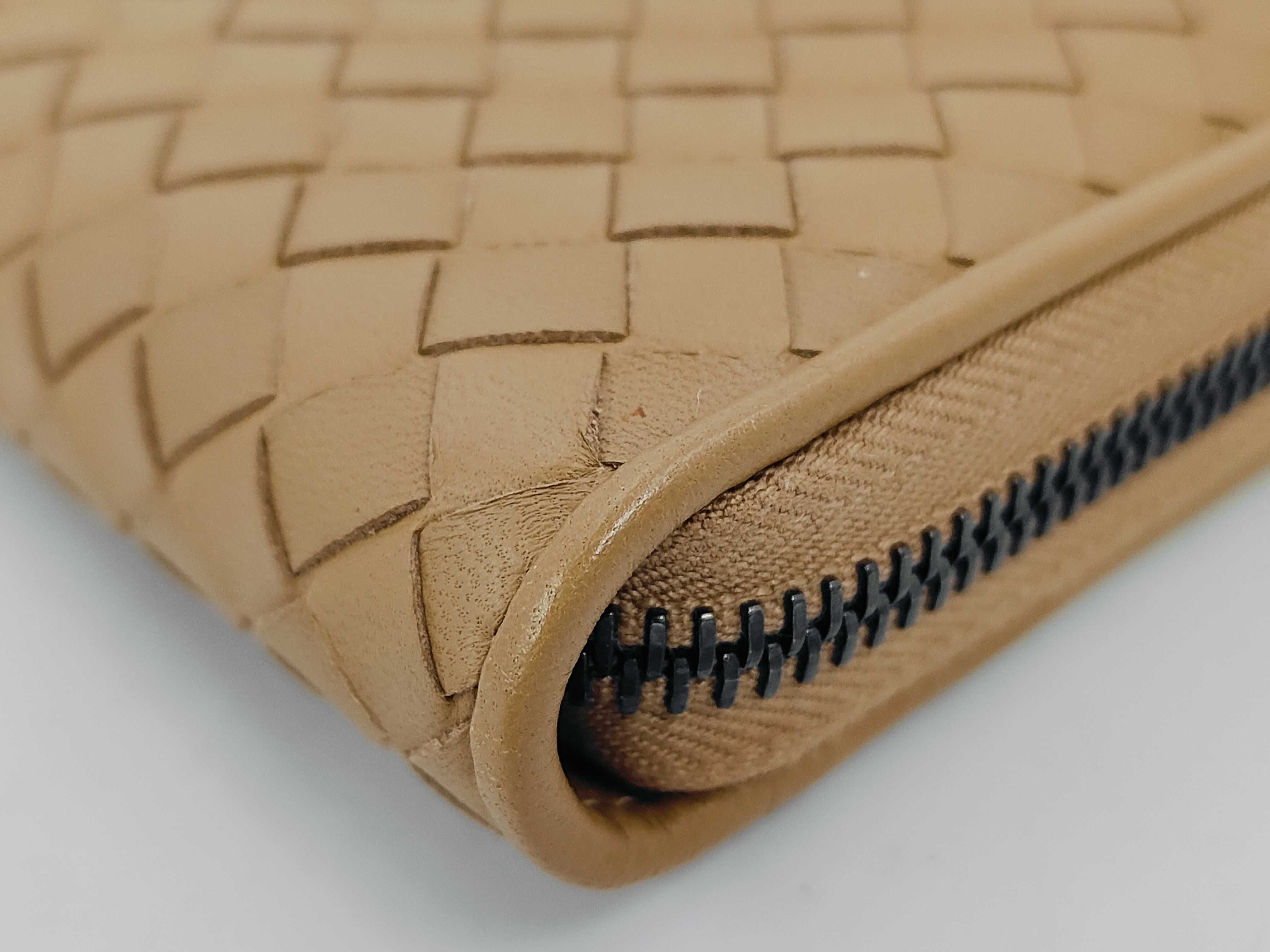 Intrecciato Brand Zip Long Wallet — view 9
